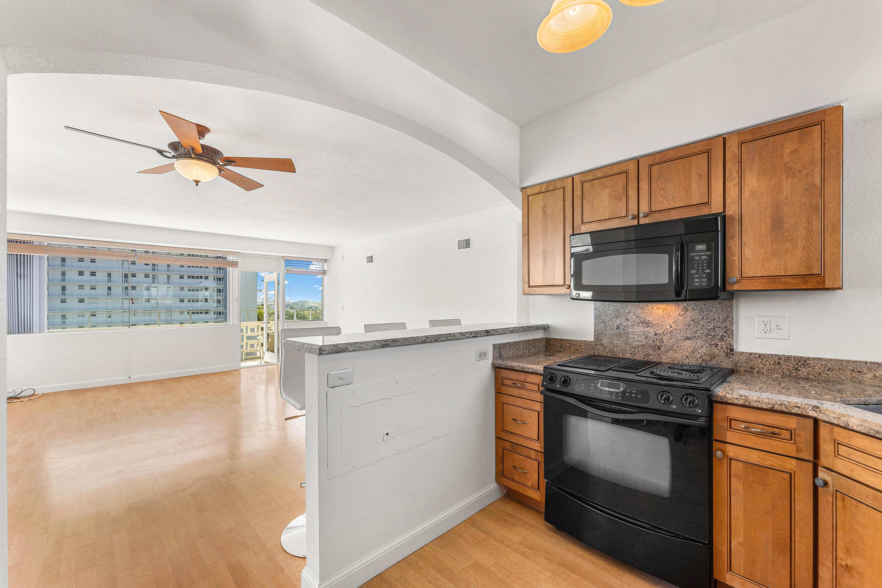 1900 S Ocean Drive 702 Property Photo 22