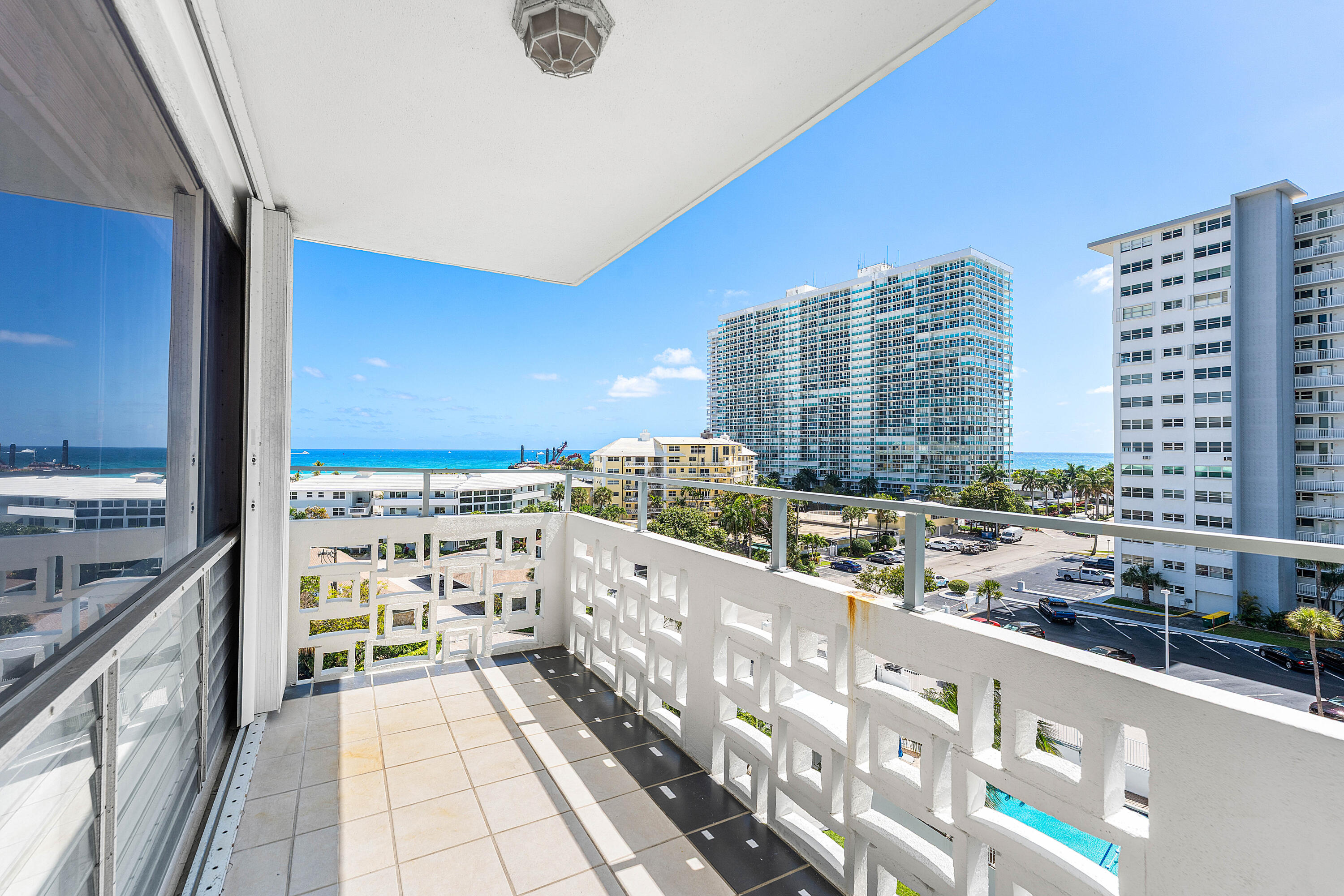 1900 S Ocean Drive 702 Property Photo 37