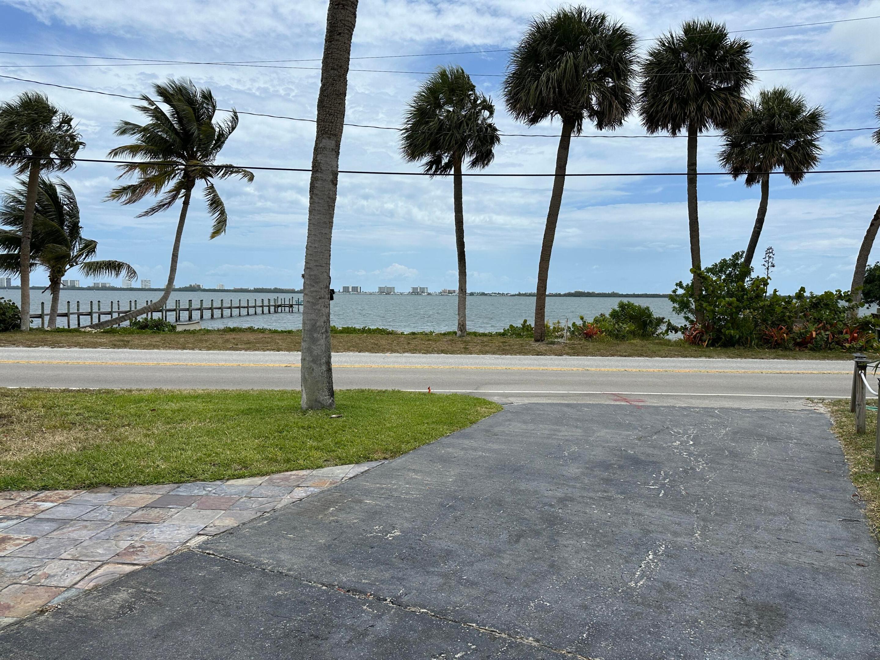 4490 Ne Indian River Drive Property Photo 10