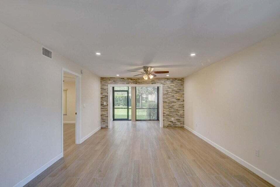 400 Club Circle 101 Property Photo 11