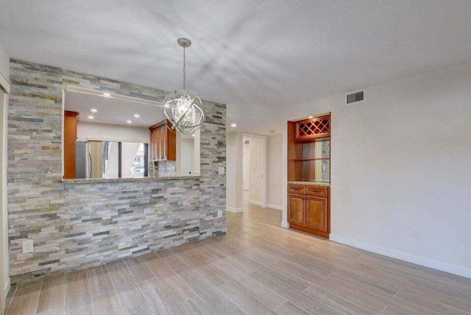 400 Club Circle 101 Property Photo 13