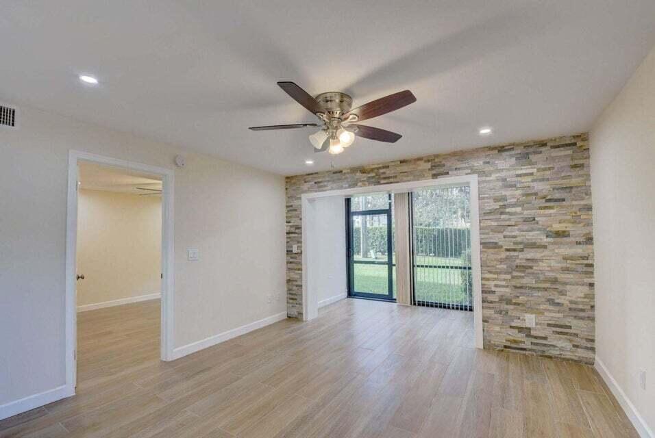 400 Club Circle 101 Property Photo 16
