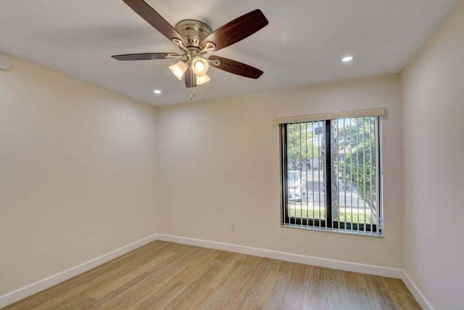 400 Club Circle 101 Property Photo 25