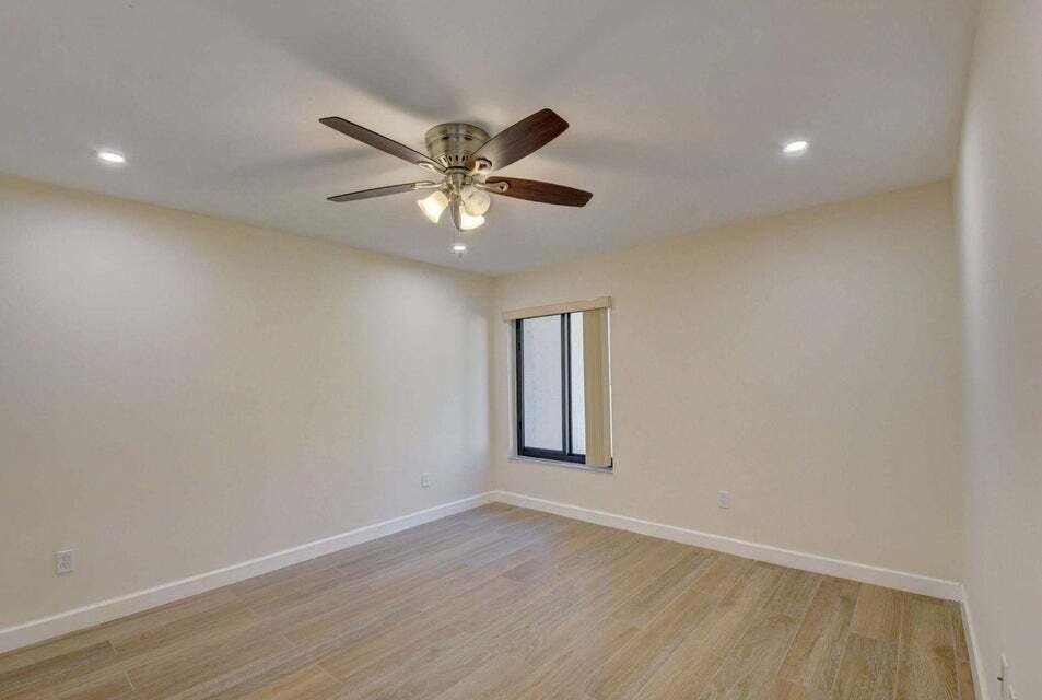 400 Club Circle 101 Property Photo 27