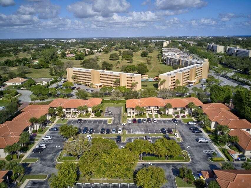 400 Club Circle 101 Property Photo 45