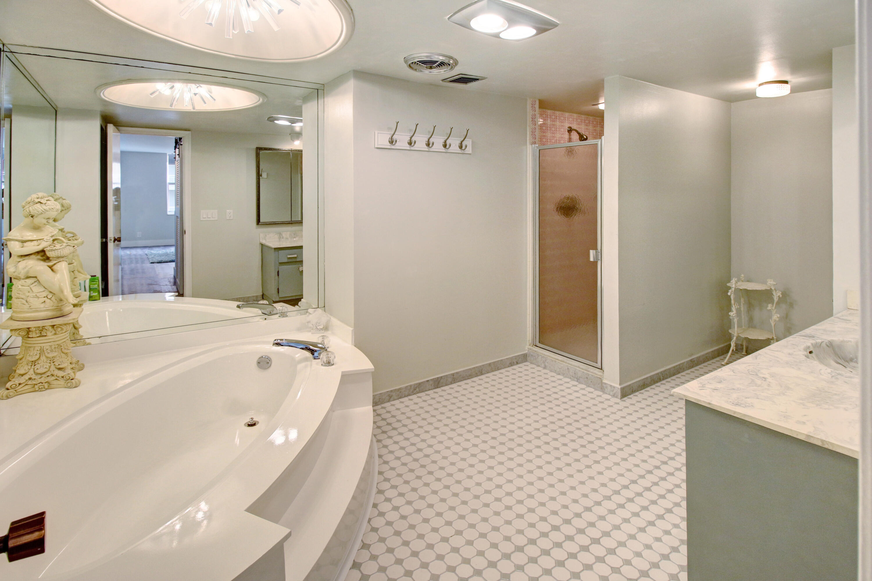 1865 S Ocean Drive 6c Property Photo 18