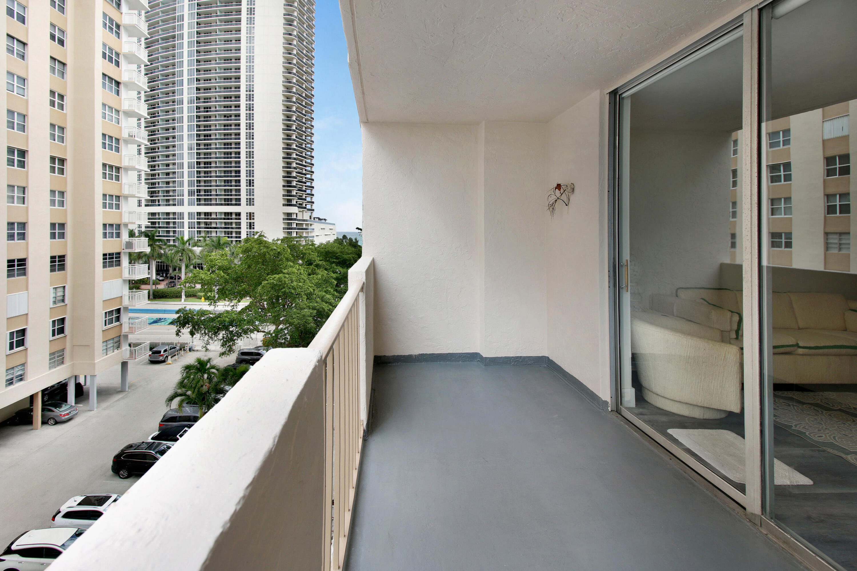 1865 S Ocean Drive 6c Property Photo 19