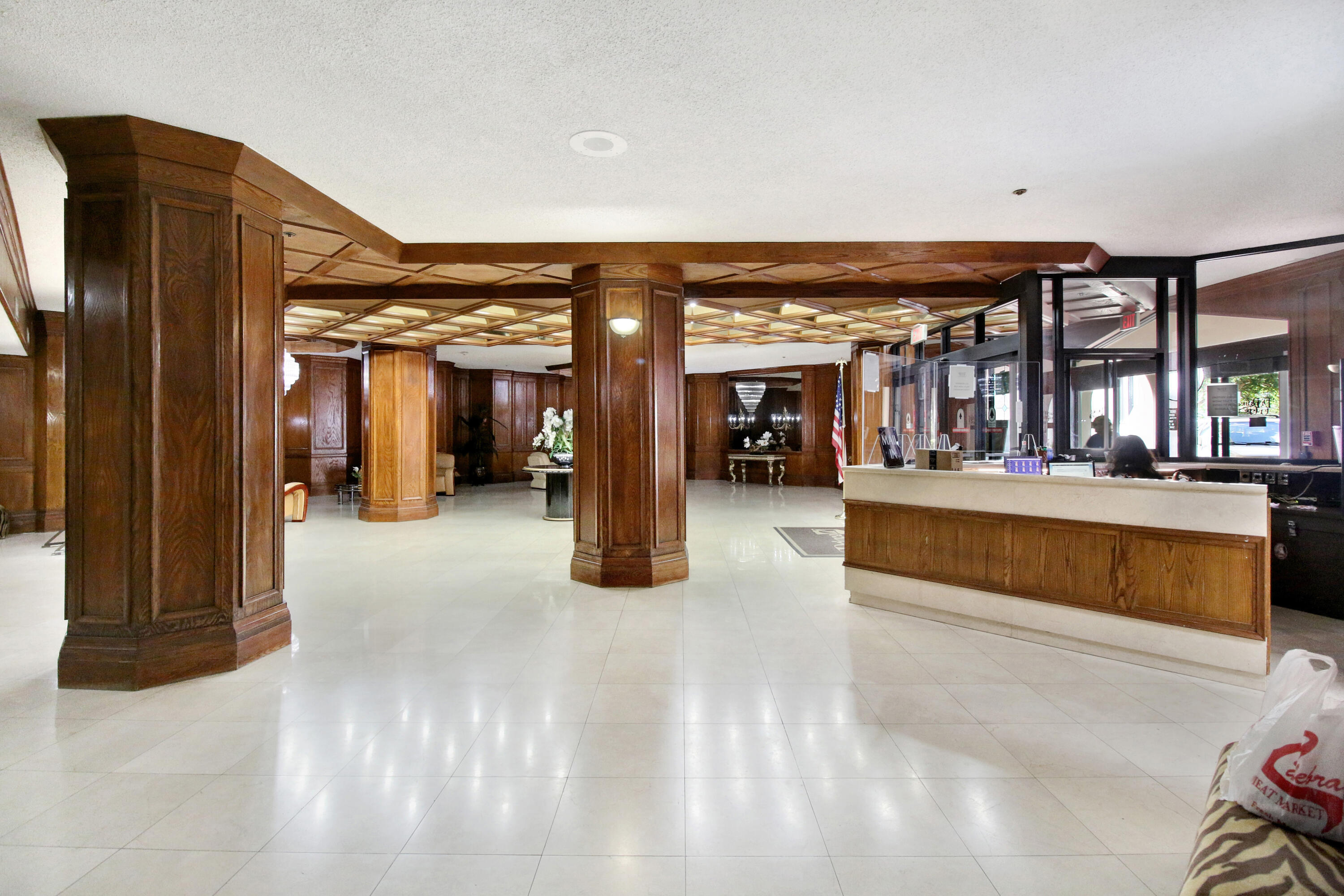 1865 S Ocean Drive 6c Property Photo 23