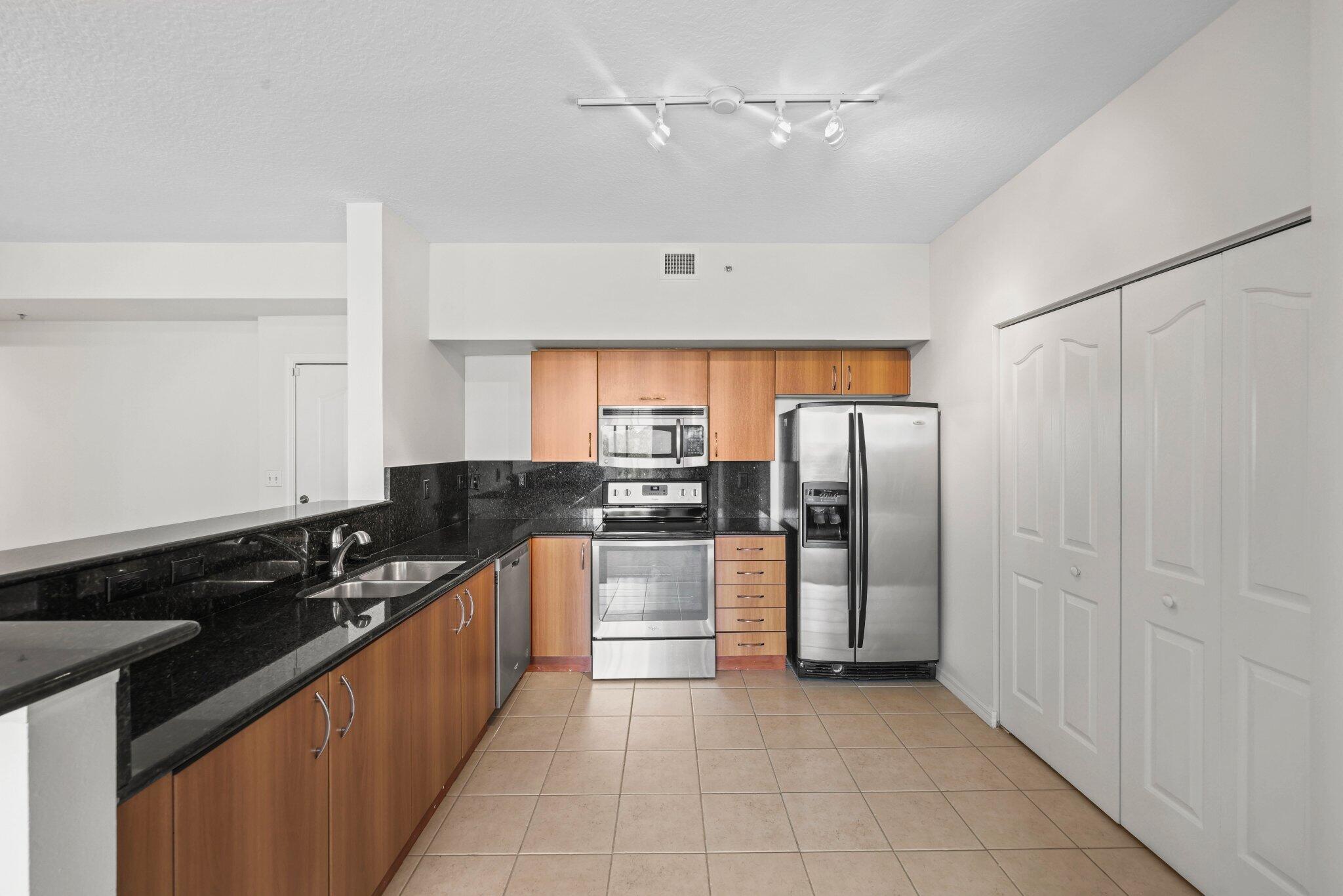 255 Ne 3rd Avenue Unit 2-407 Property Photo 12