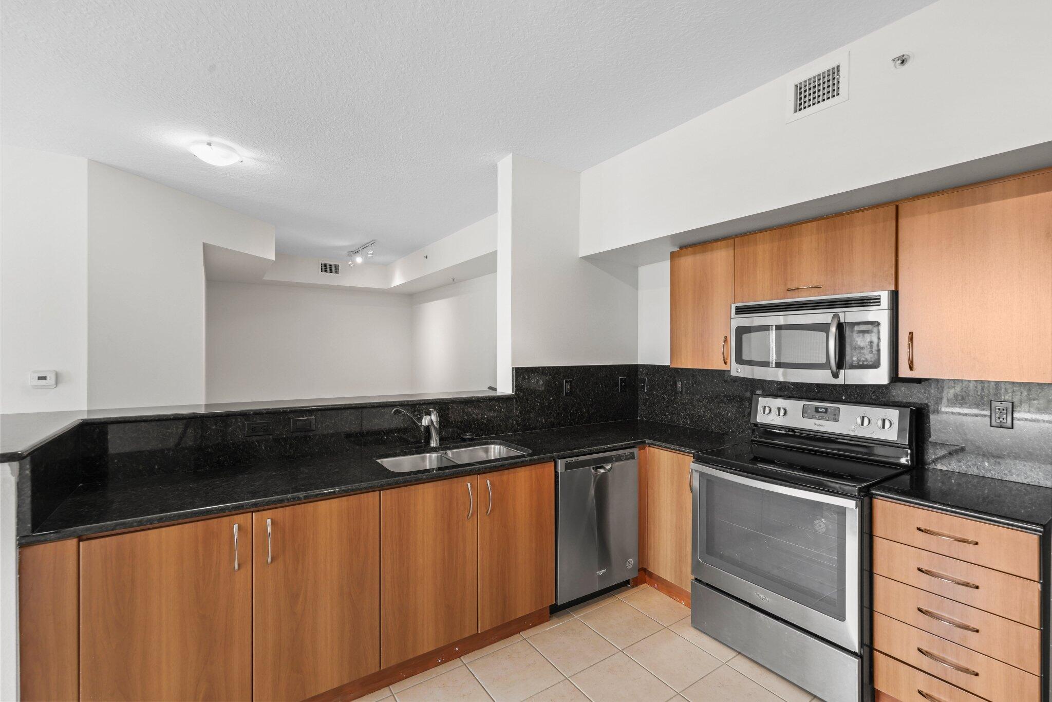 255 Ne 3rd Avenue Unit 2-407 Property Photo 13