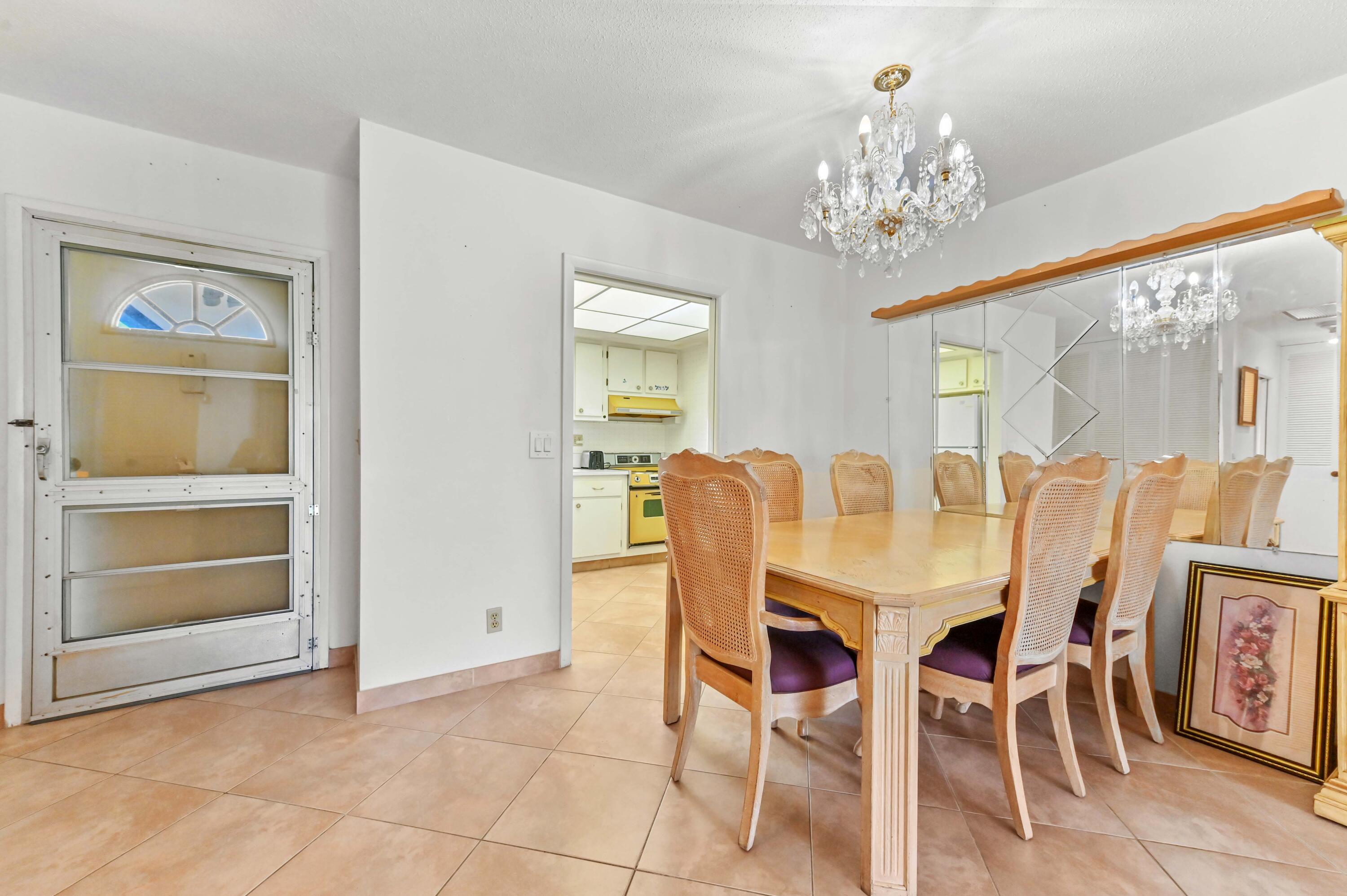 2915 Crosley Drive W Unit B Property Photo 3
