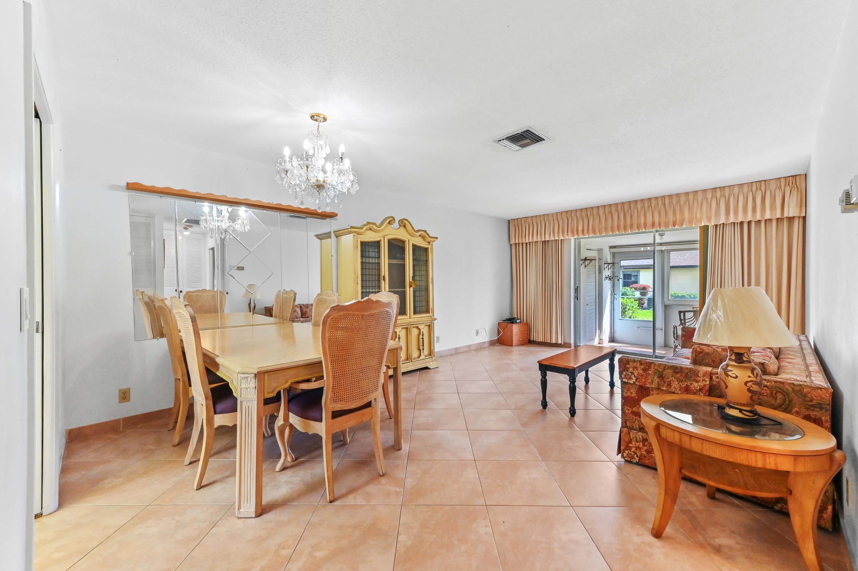2915 Crosley Drive W Unit B Property Photo 4