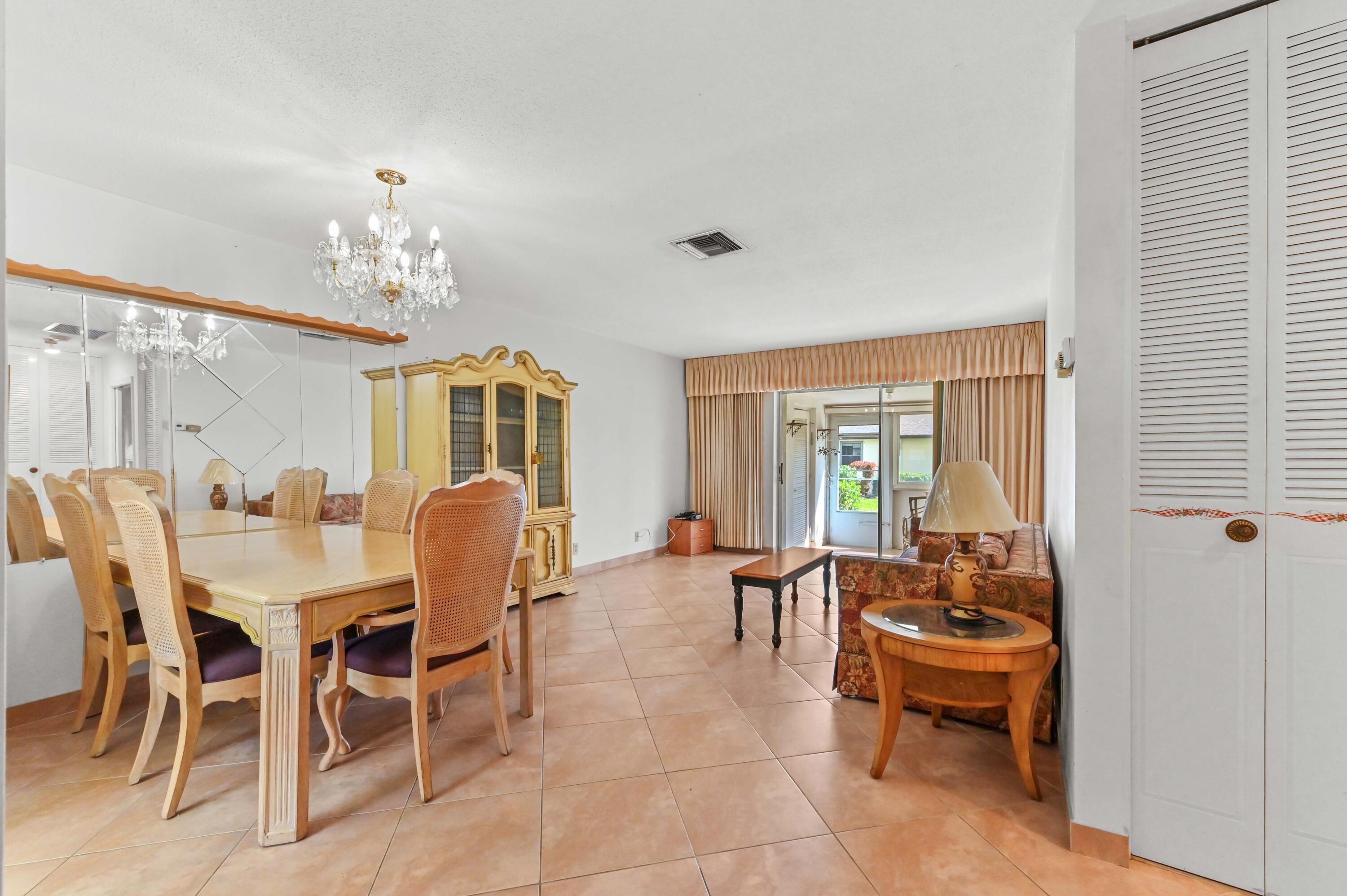 2915 Crosley Drive W Unit B Property Photo 6