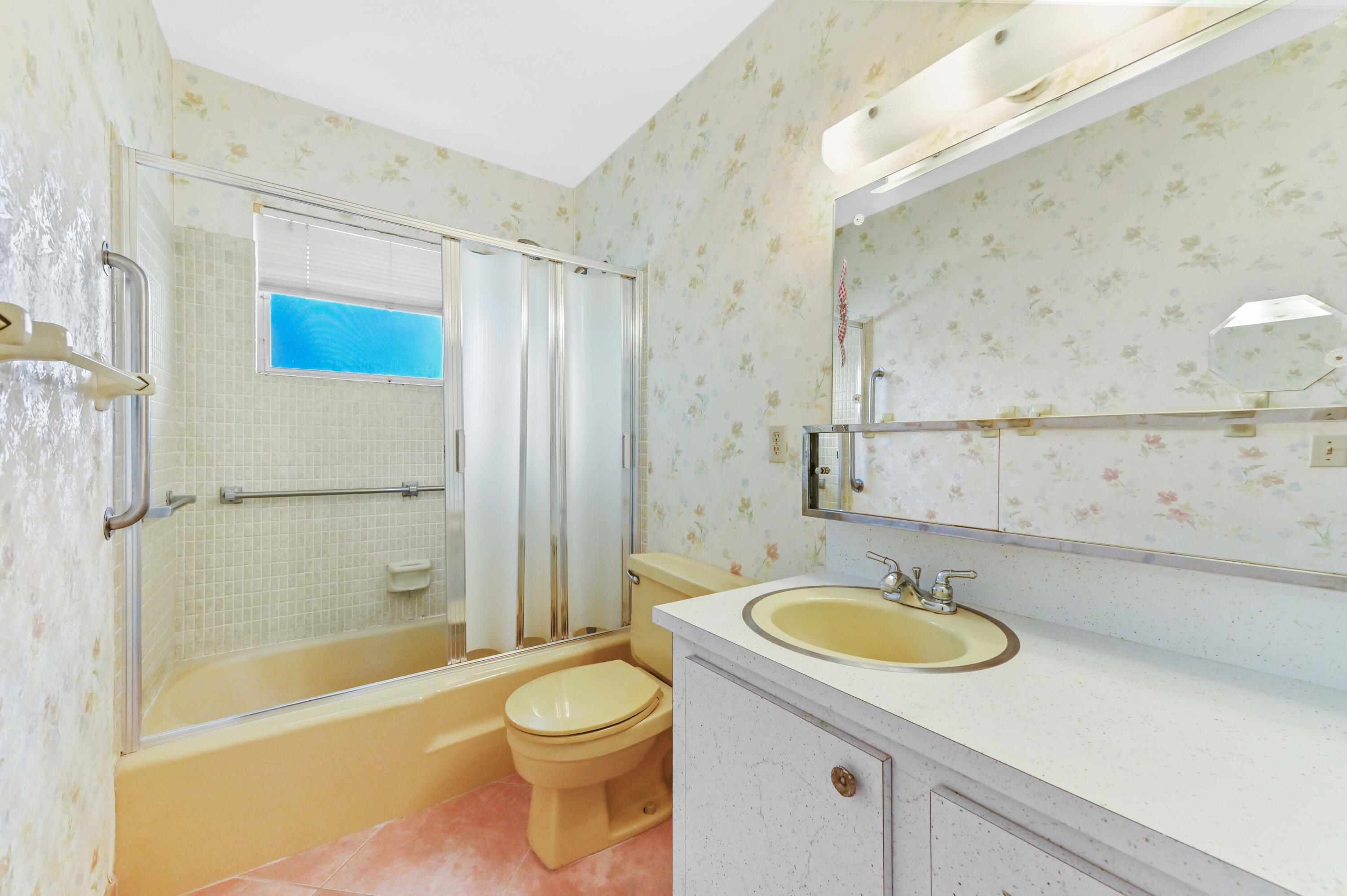 2915 Crosley Drive W Unit B Property Photo 8