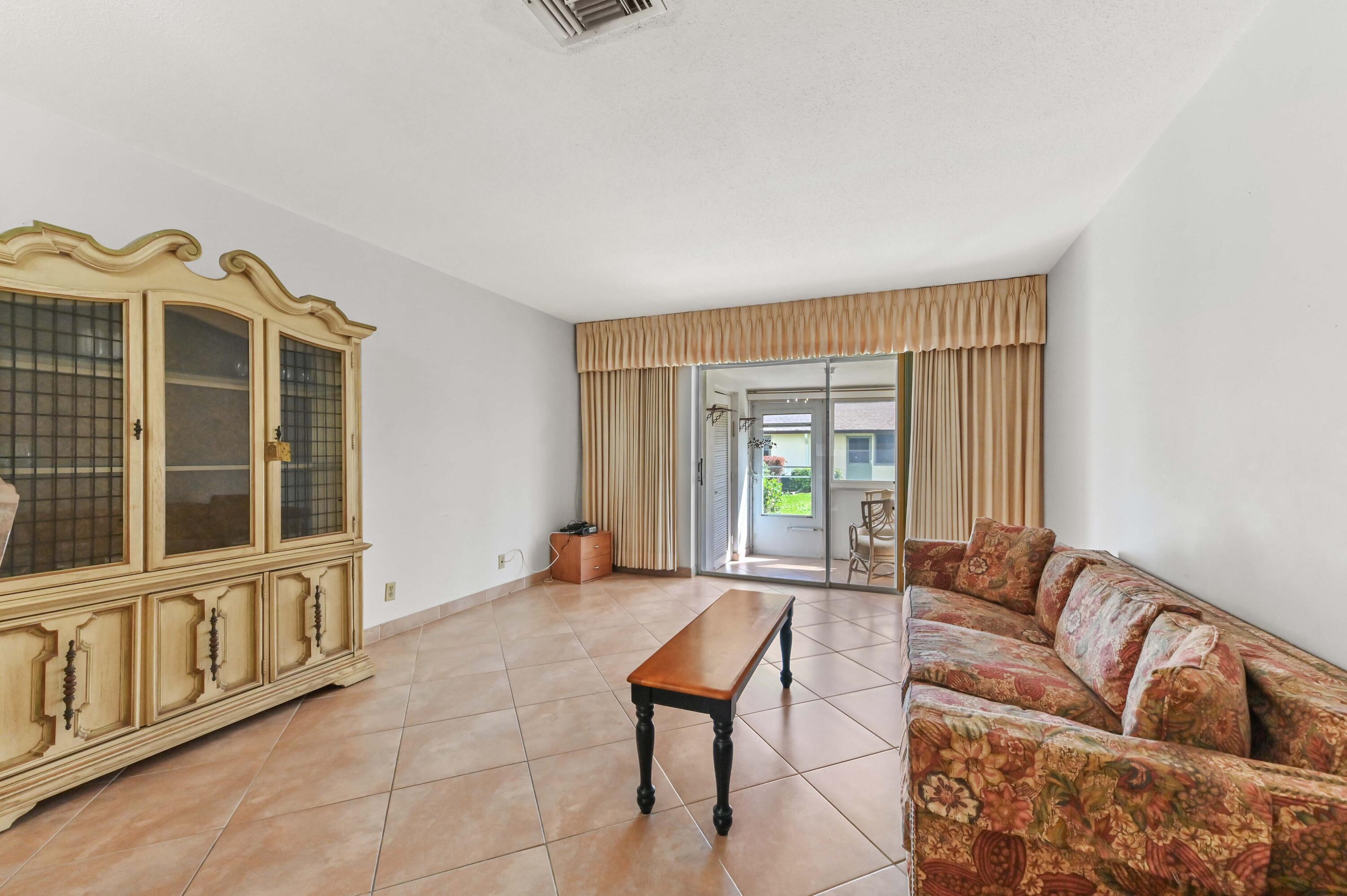 2915 Crosley Drive W Unit B Property Photo 10