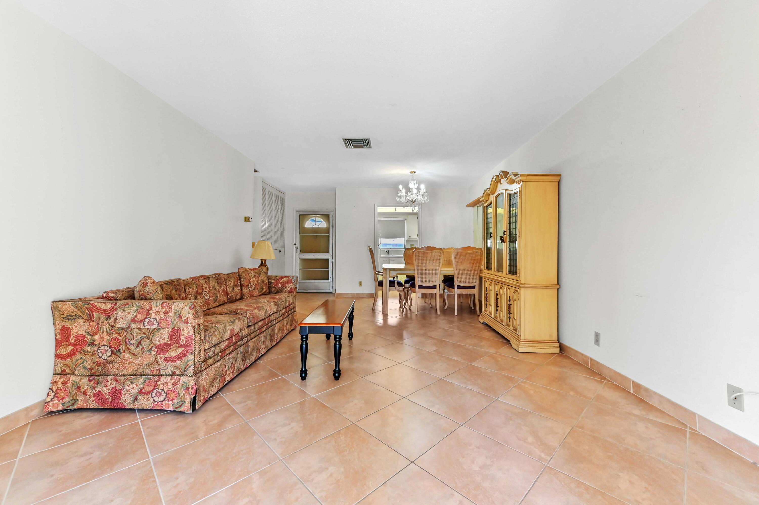 2915 Crosley Drive W Unit B Property Photo 11