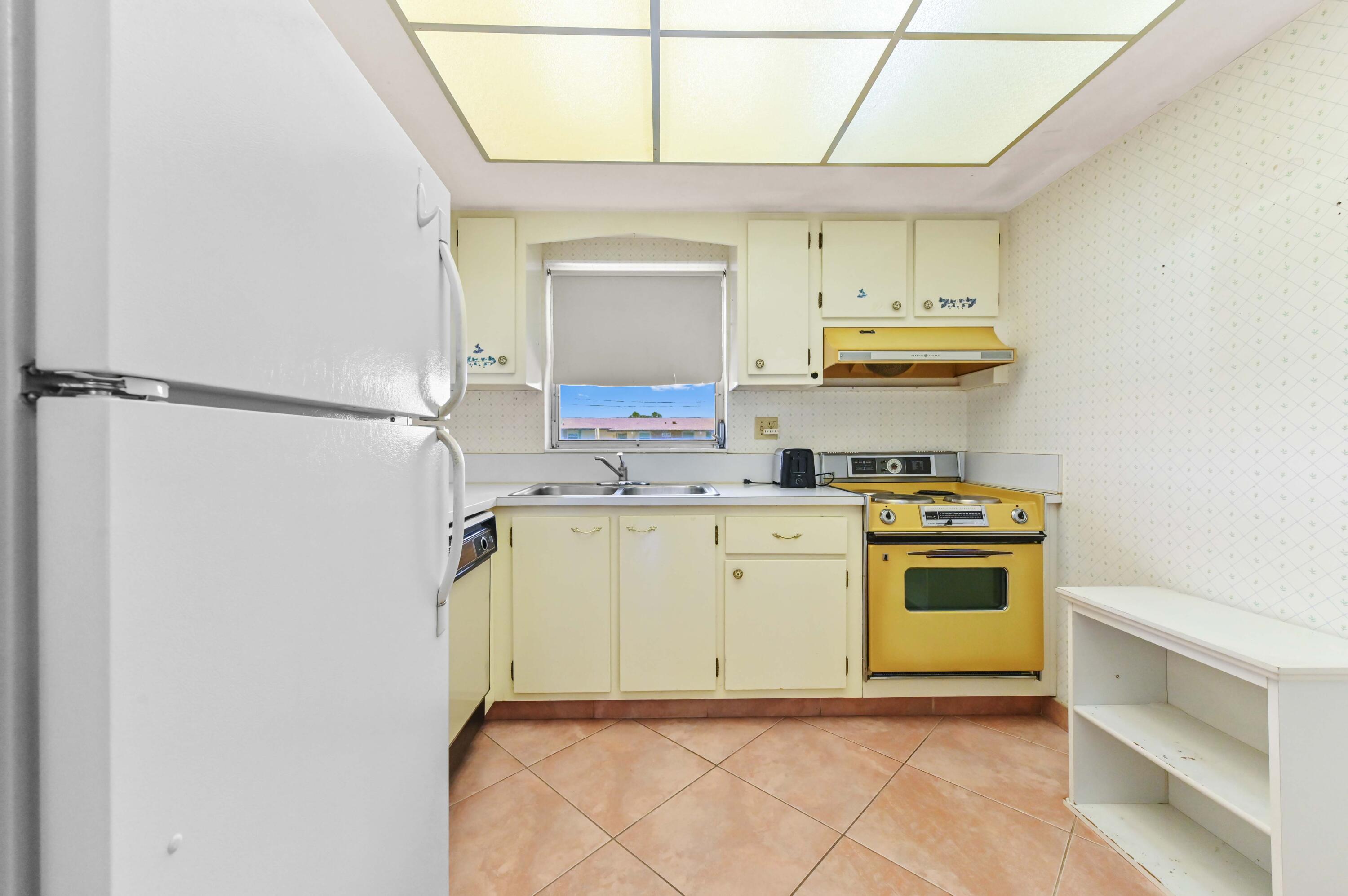 2915 Crosley Drive W Unit B Property Photo 12