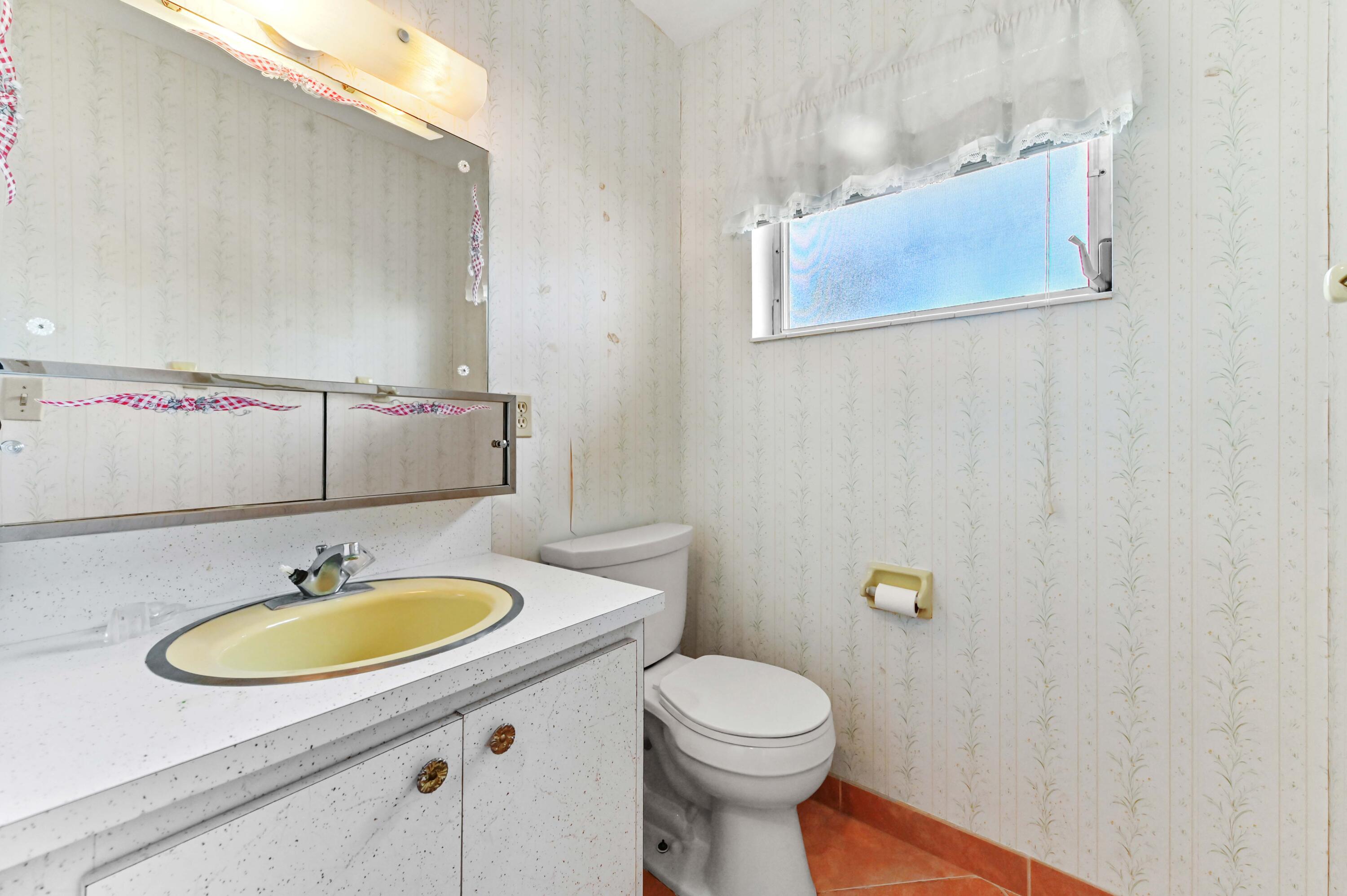 2915 Crosley Drive W Unit B Property Photo 14