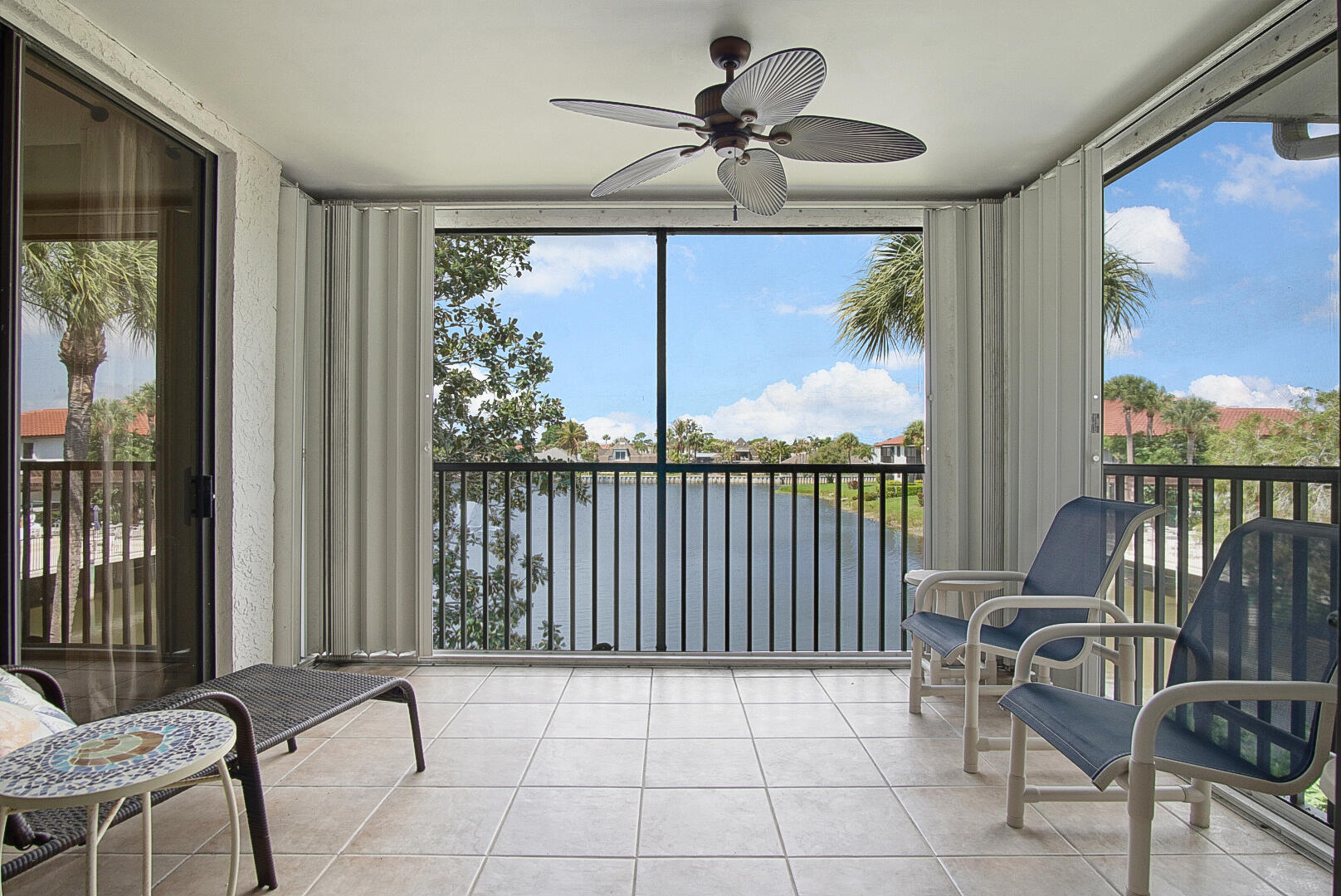 6041 Se Landing Way Property Photo 15