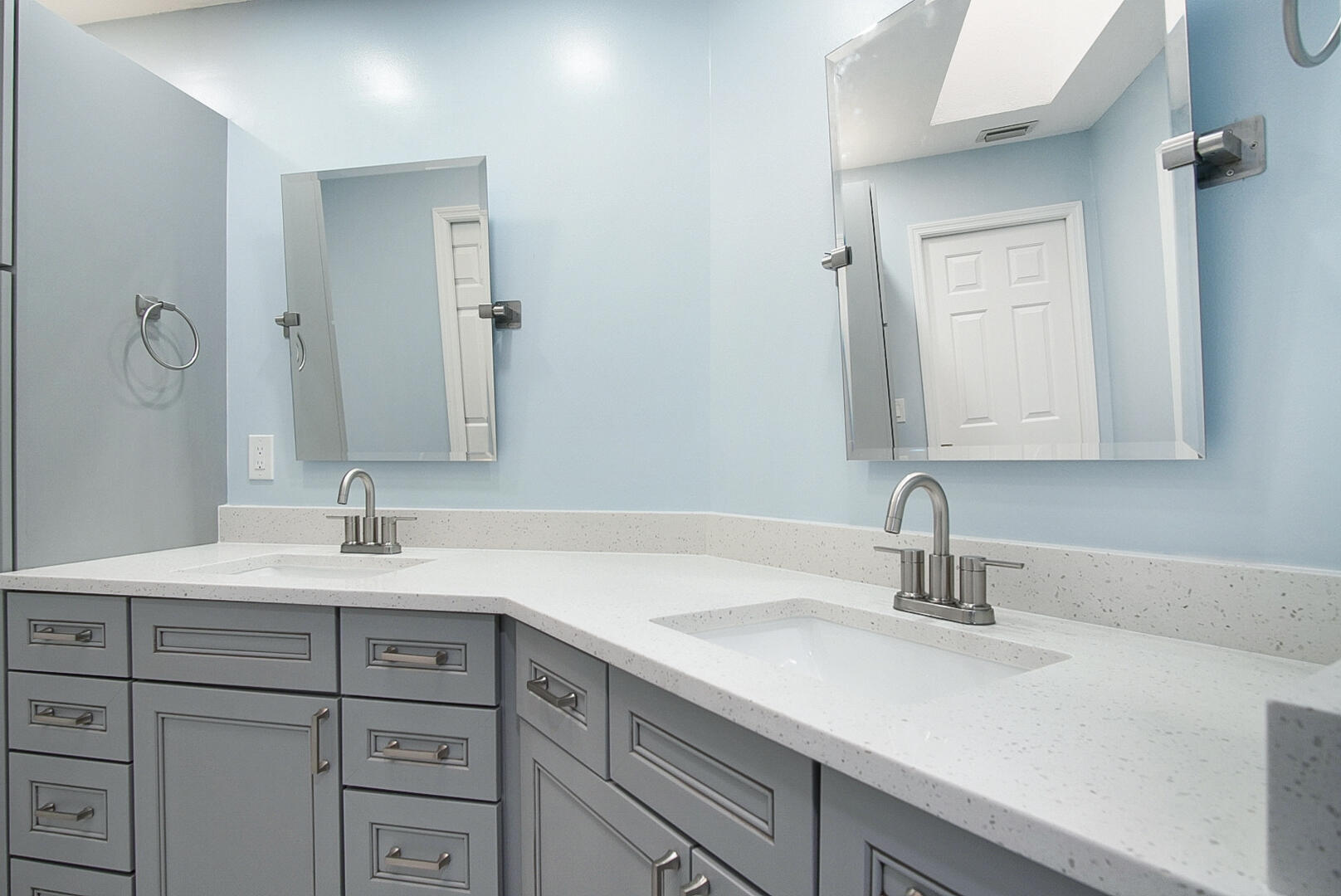6041 Se Landing Way Property Photo 18