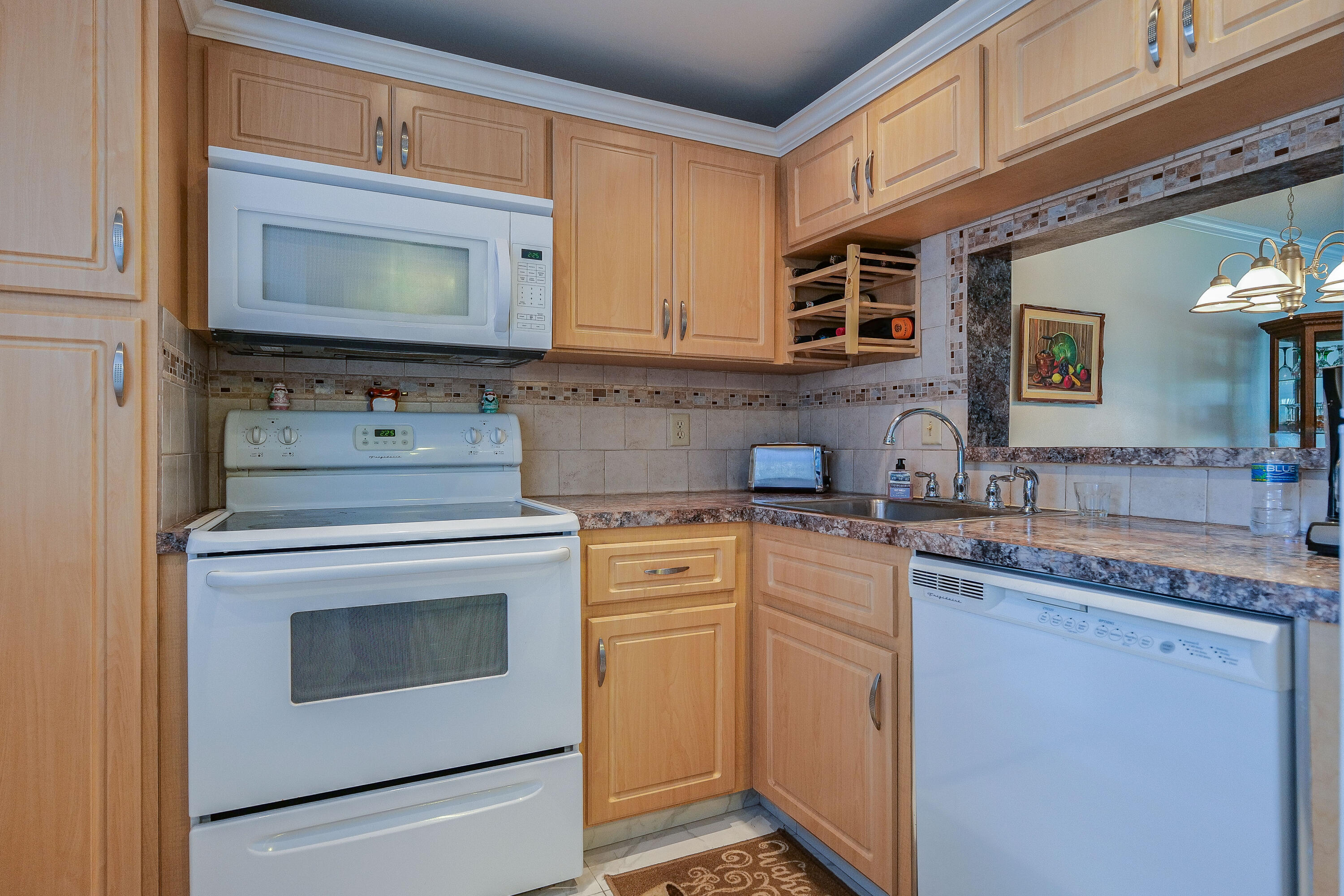 3531 Inverrary Drive 105 Property Photo 11