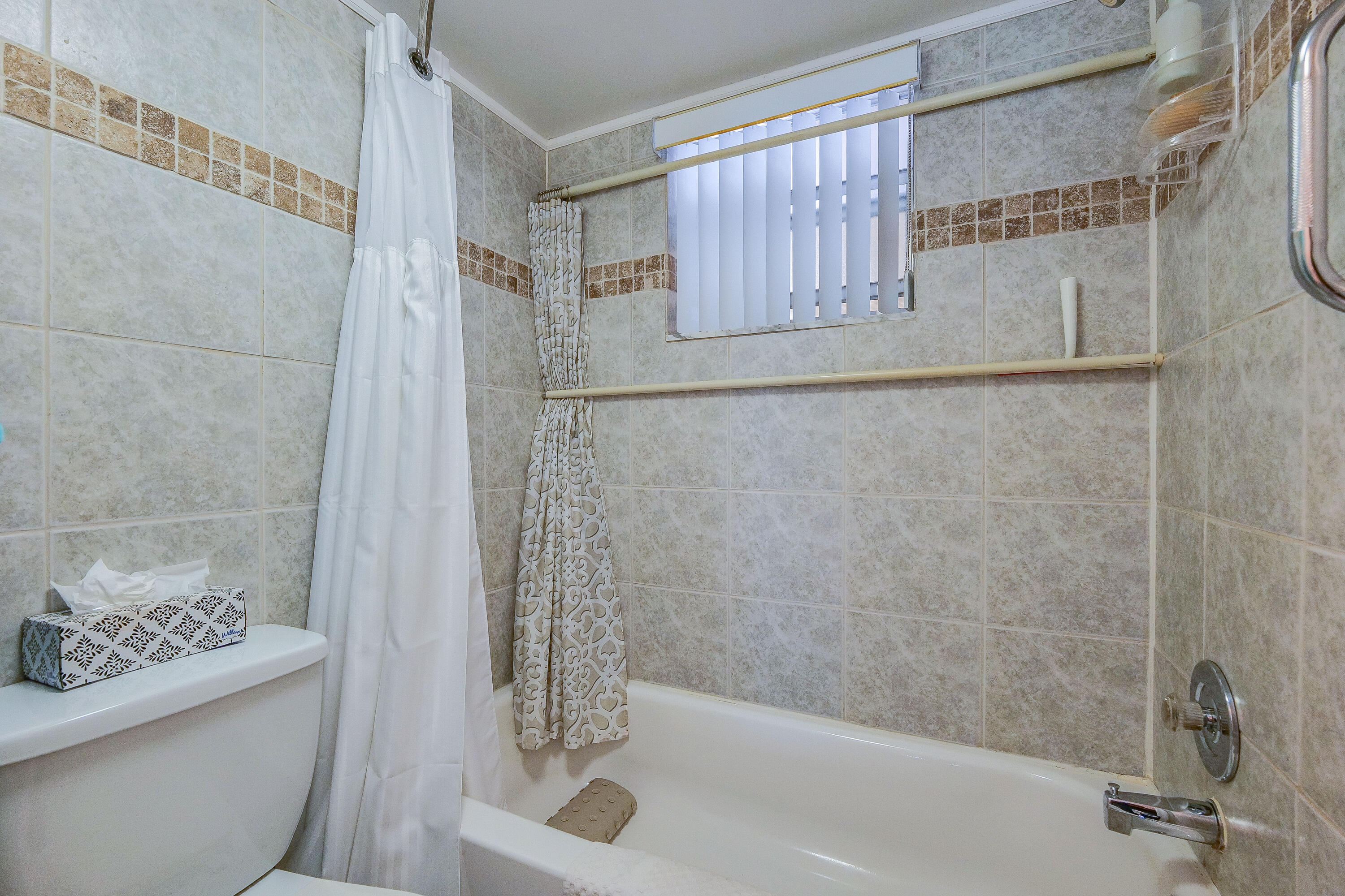 3531 Inverrary Drive 105 Property Photo 18