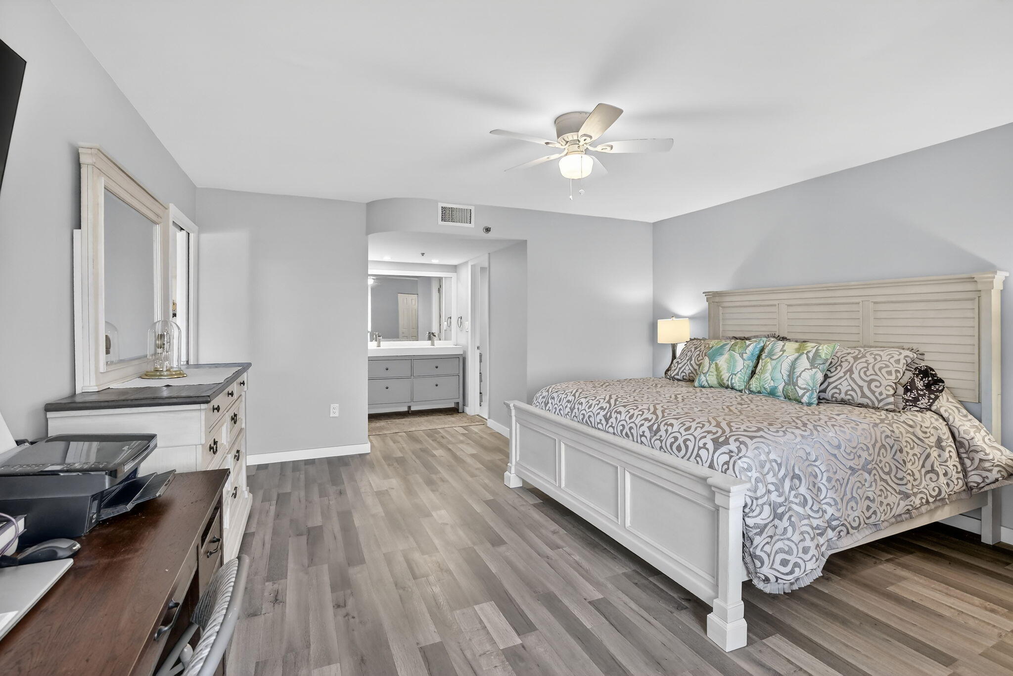 3910 Inverrary Boulevard 802-b Property Photo 4