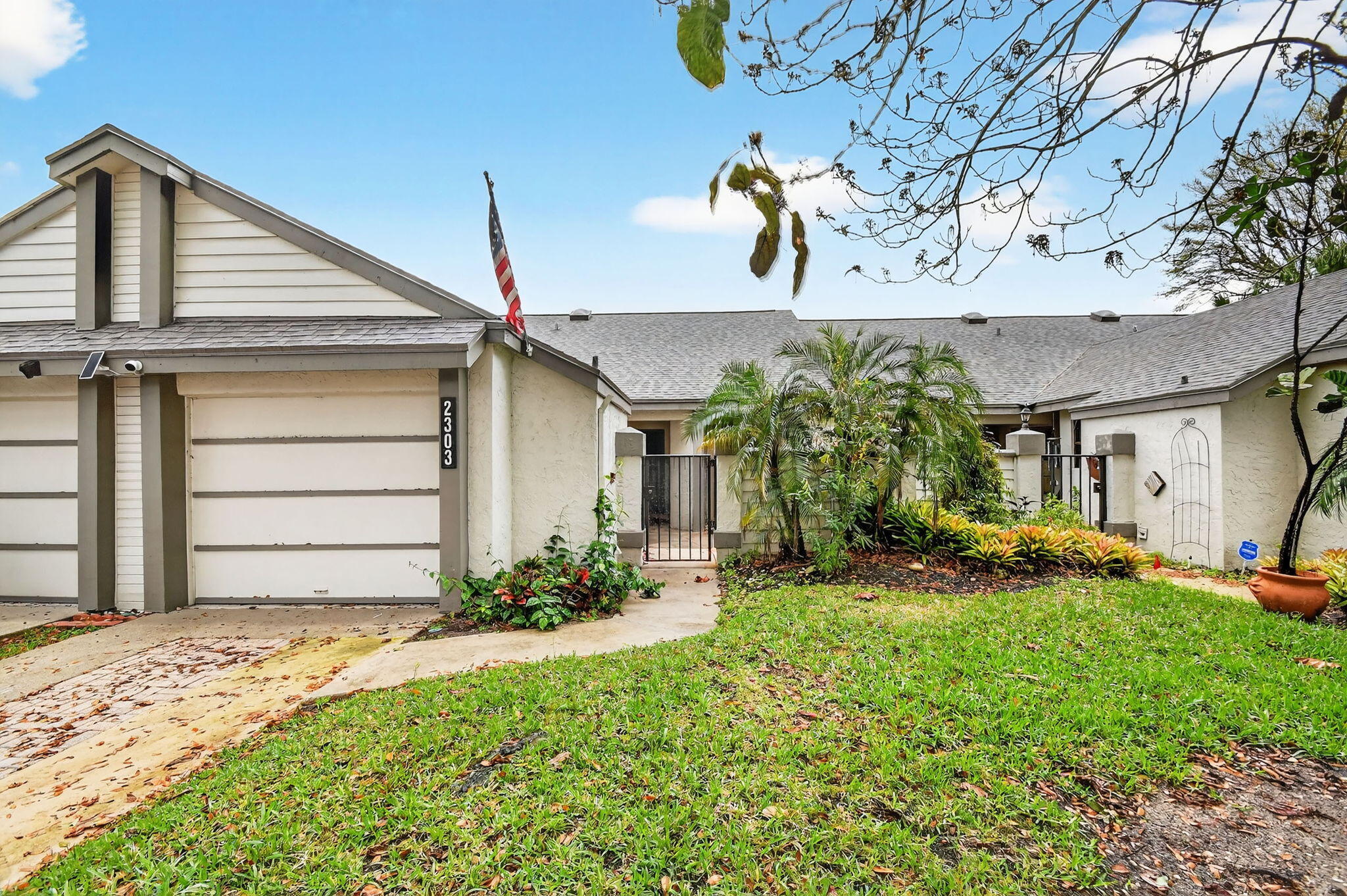 2303 Landings Boulevard Property Photo 1
