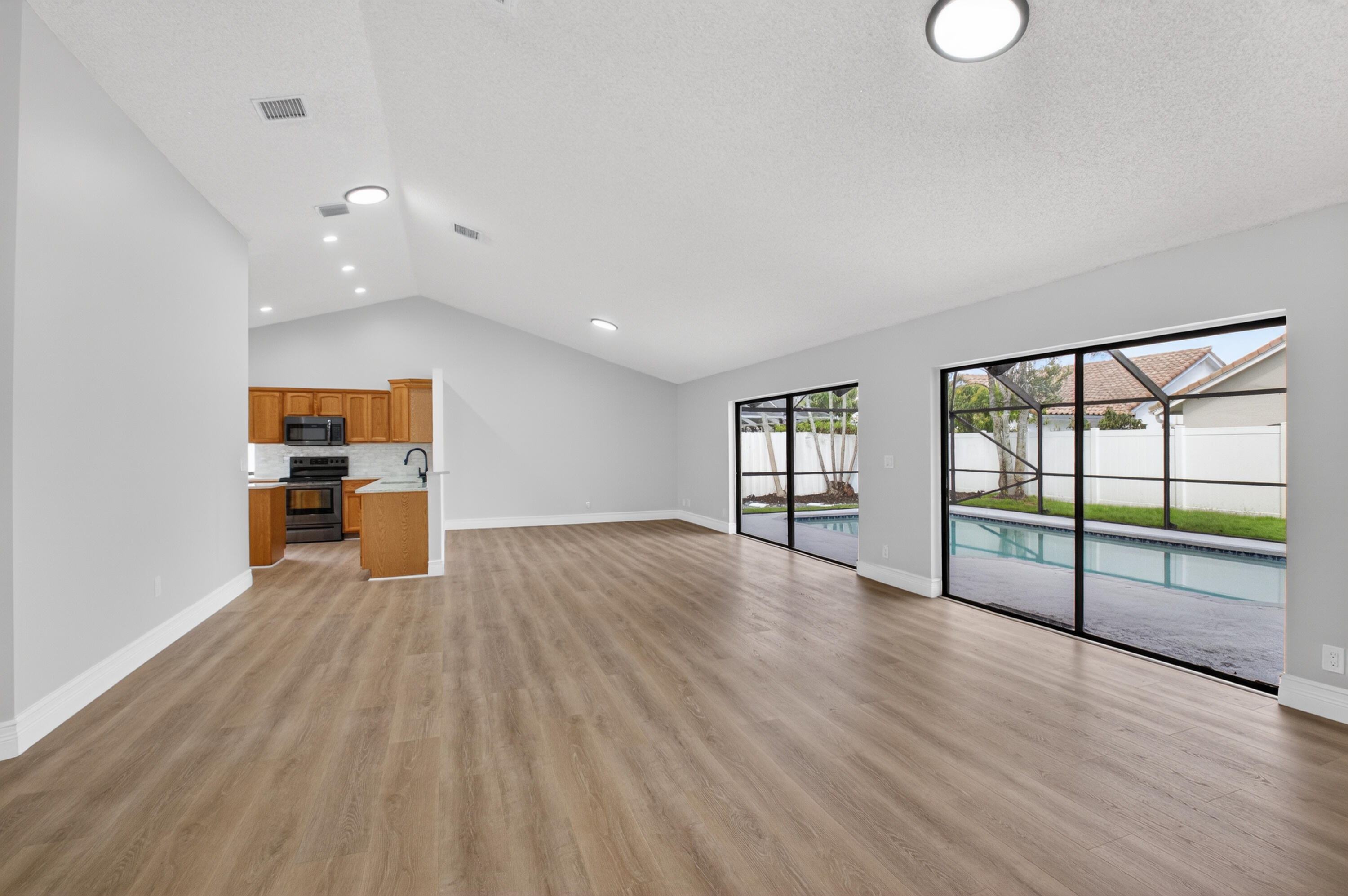 9537 Majestic Way Property Photo 5