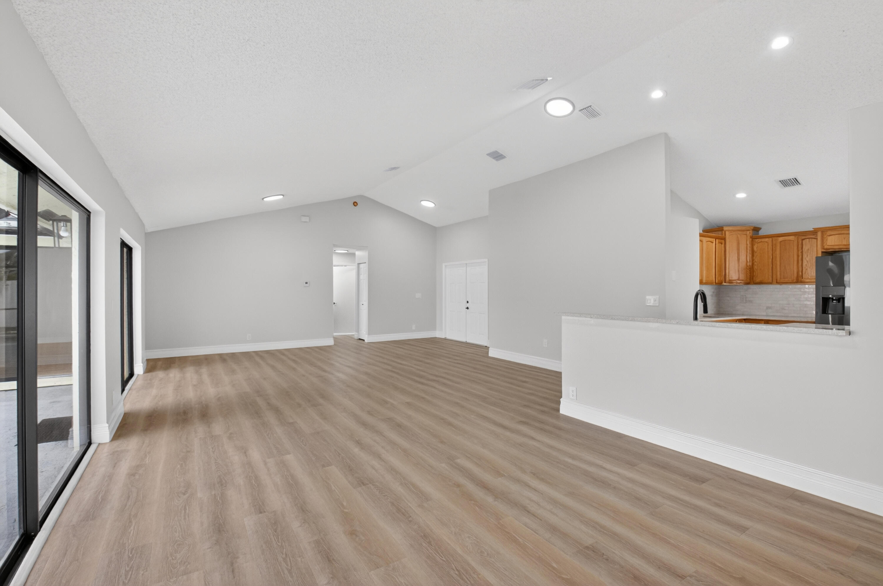 9537 Majestic Way Property Photo 6