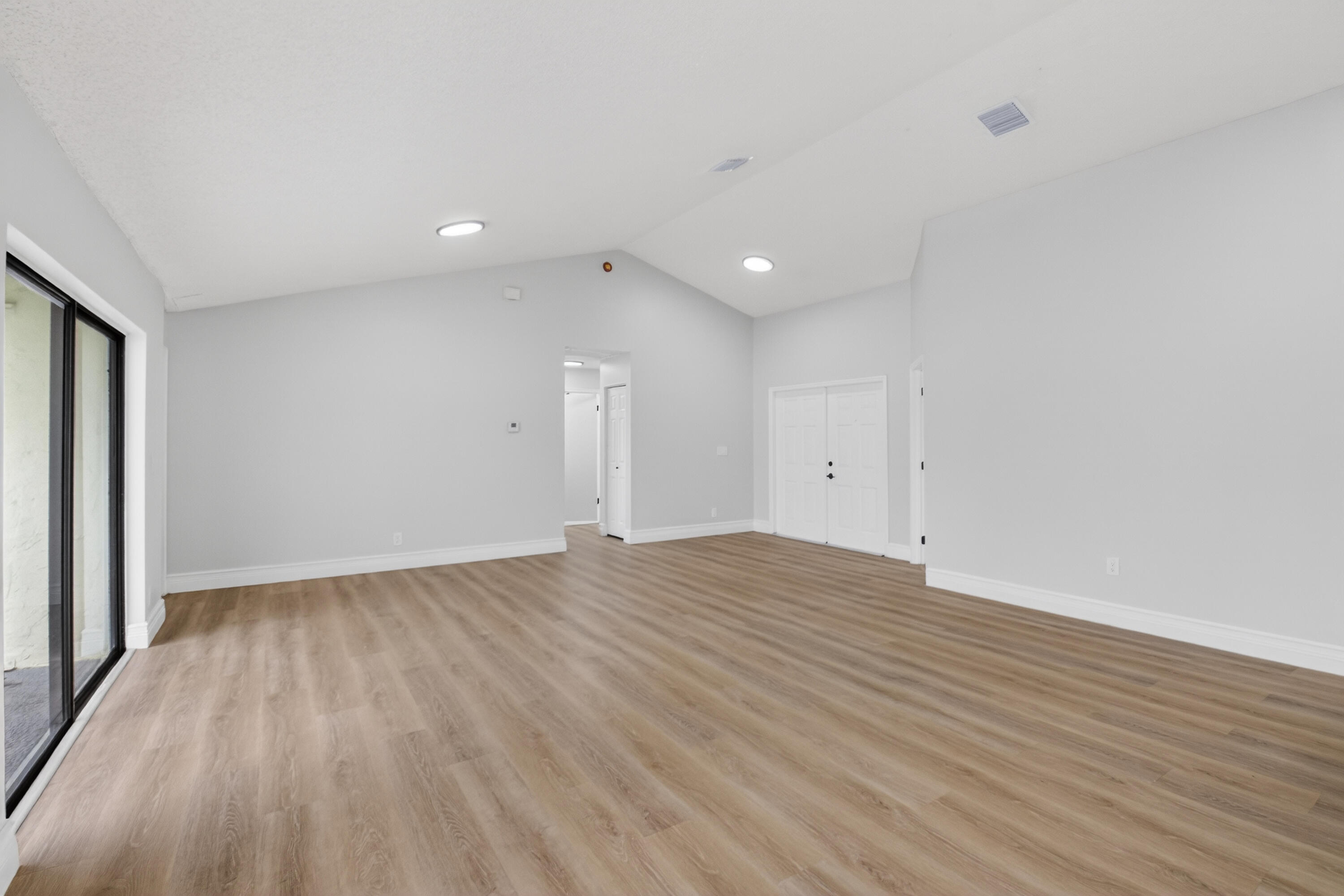 9537 Majestic Way Property Photo 7