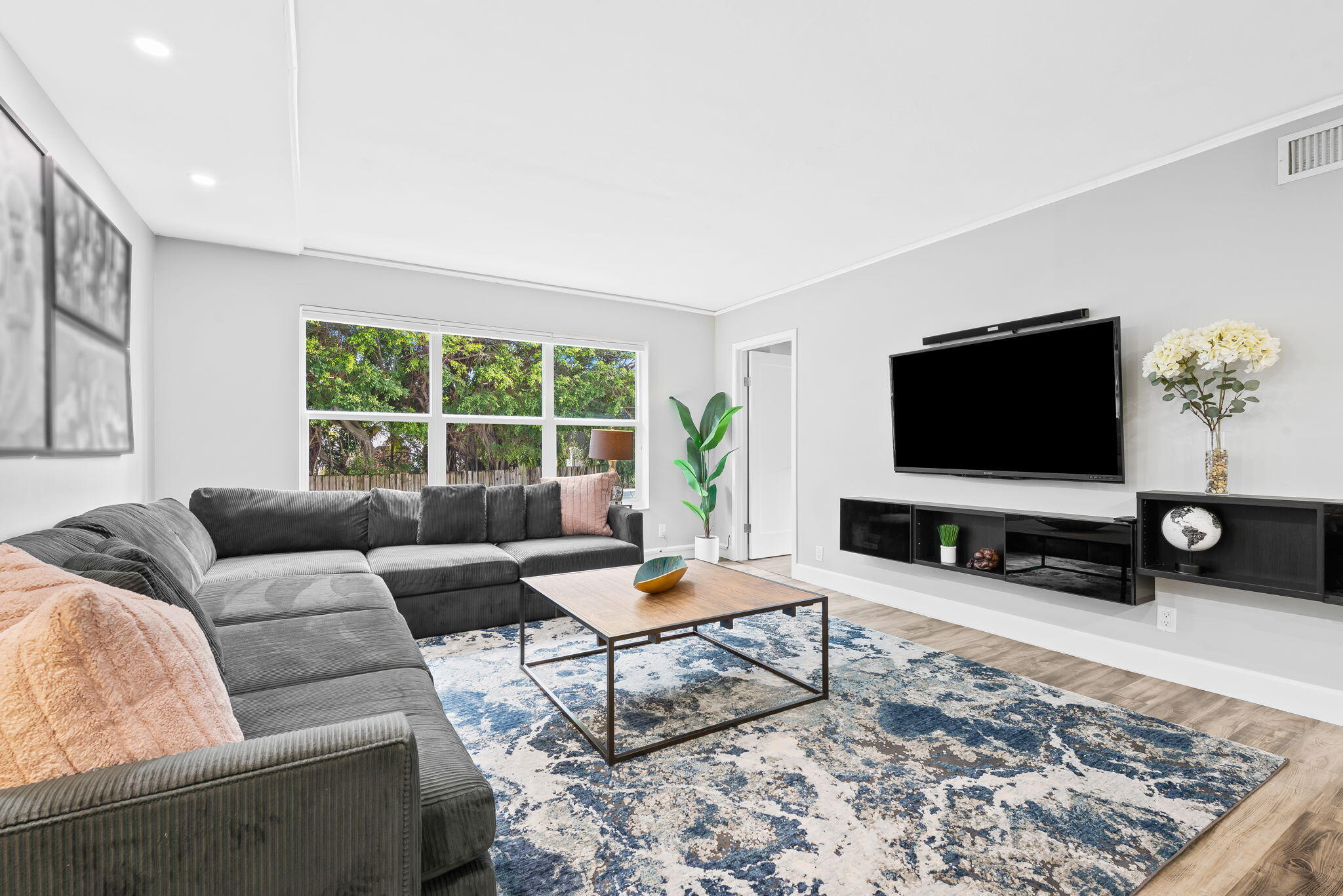 1881 Middle River Drive 206 Property Photo 4