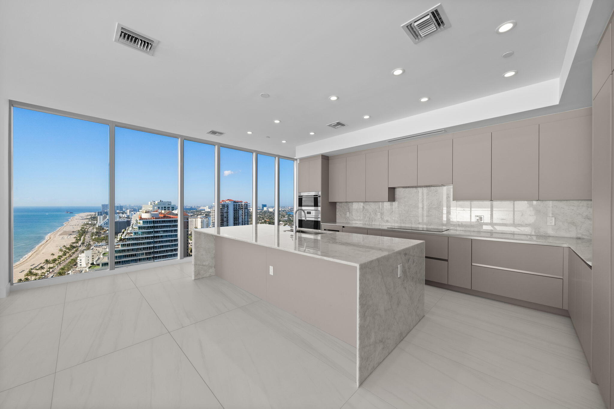 151 N Seabreeze Boulevard Ph2601-e Property Photo 10