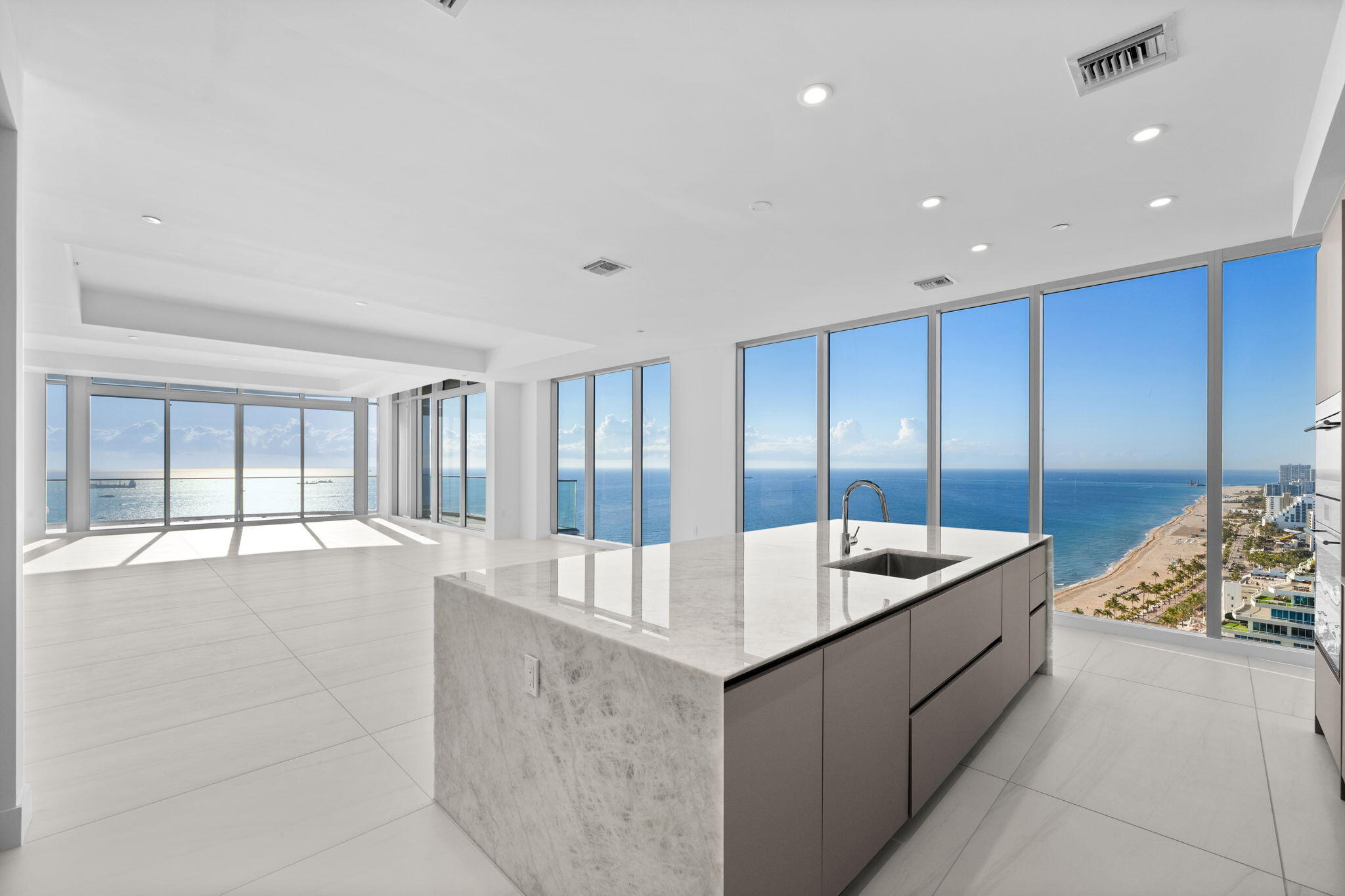151 N Seabreeze Boulevard Ph2601-e Property Photo 11