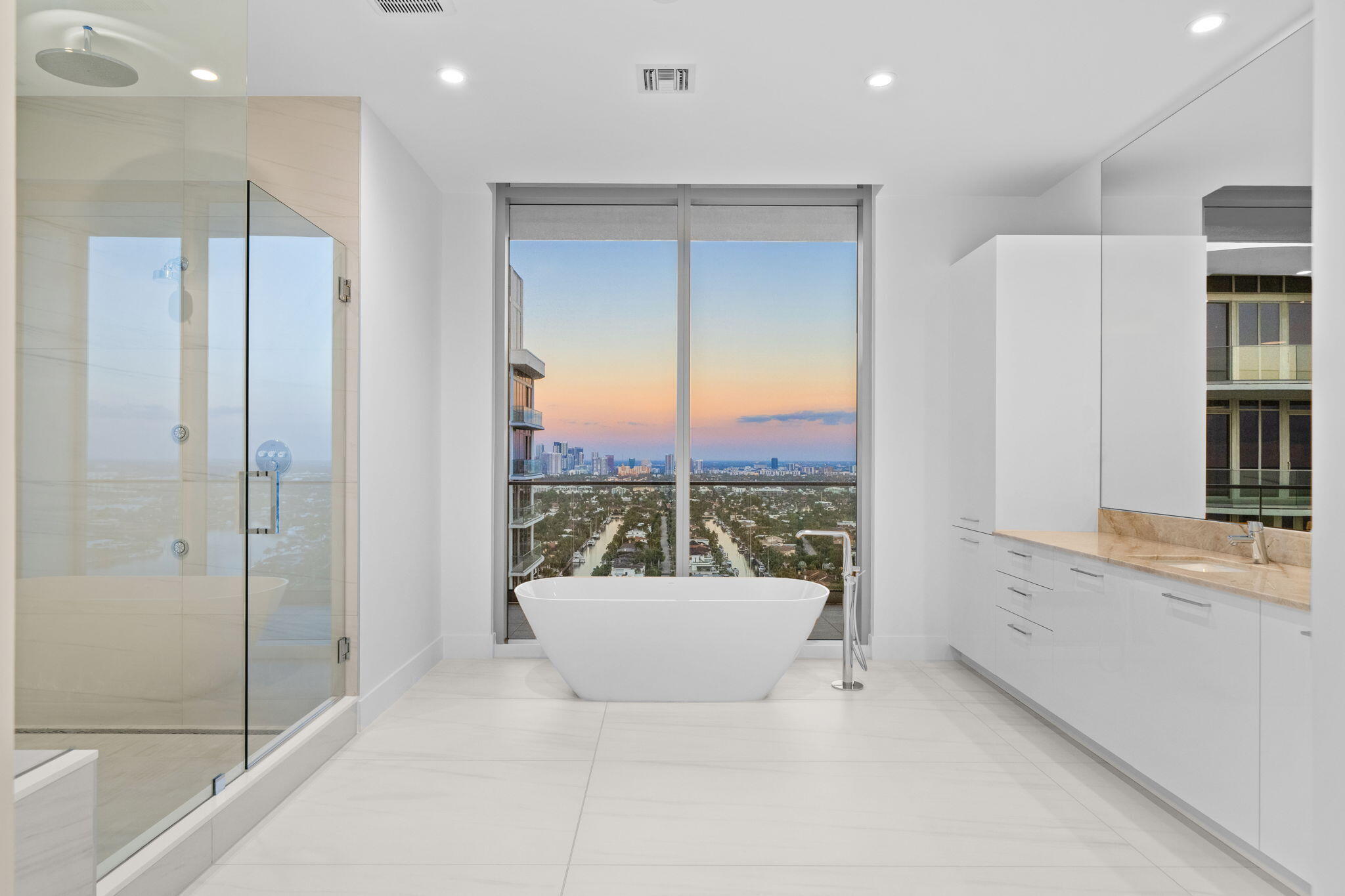 151 N Seabreeze Boulevard Ph2601-e Property Photo 32