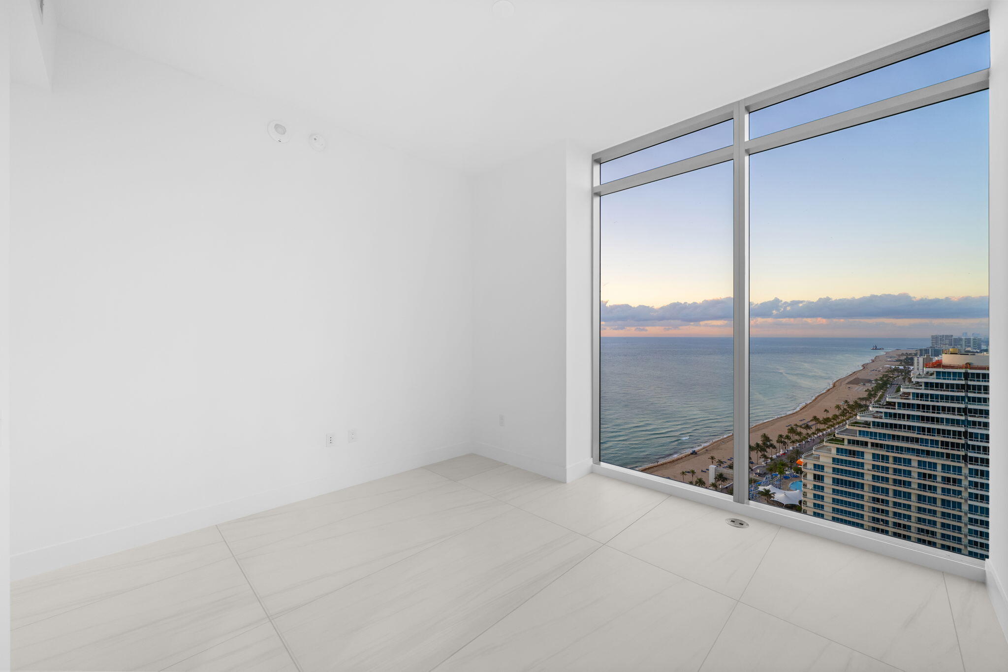 151 N Seabreeze Boulevard Ph2601-e Property Photo 35