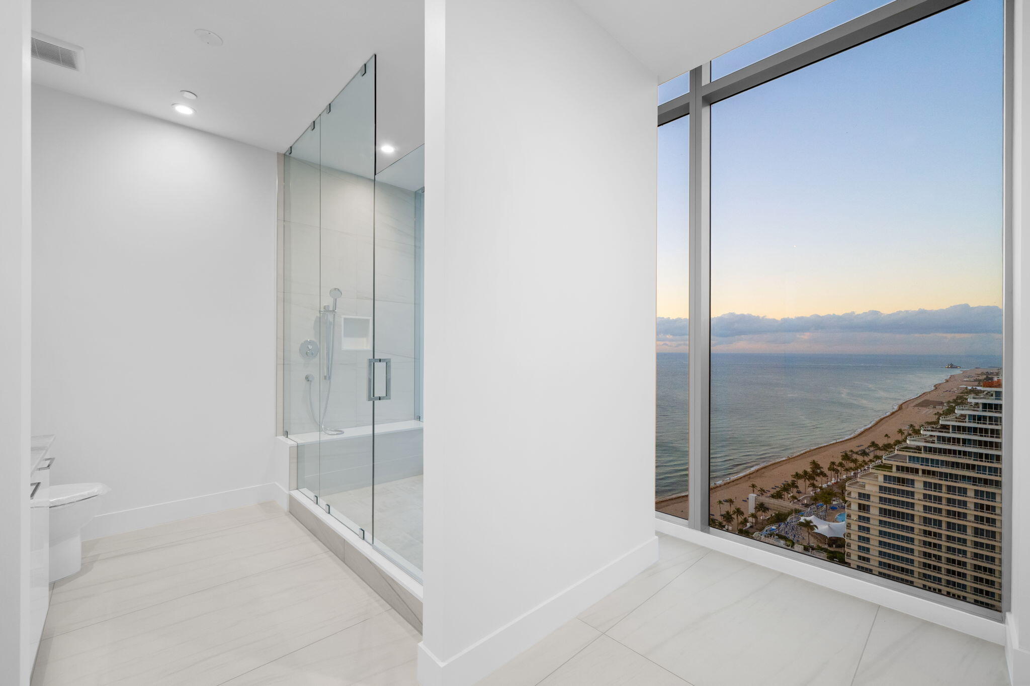 151 N Seabreeze Boulevard Ph2601-e Property Photo 37