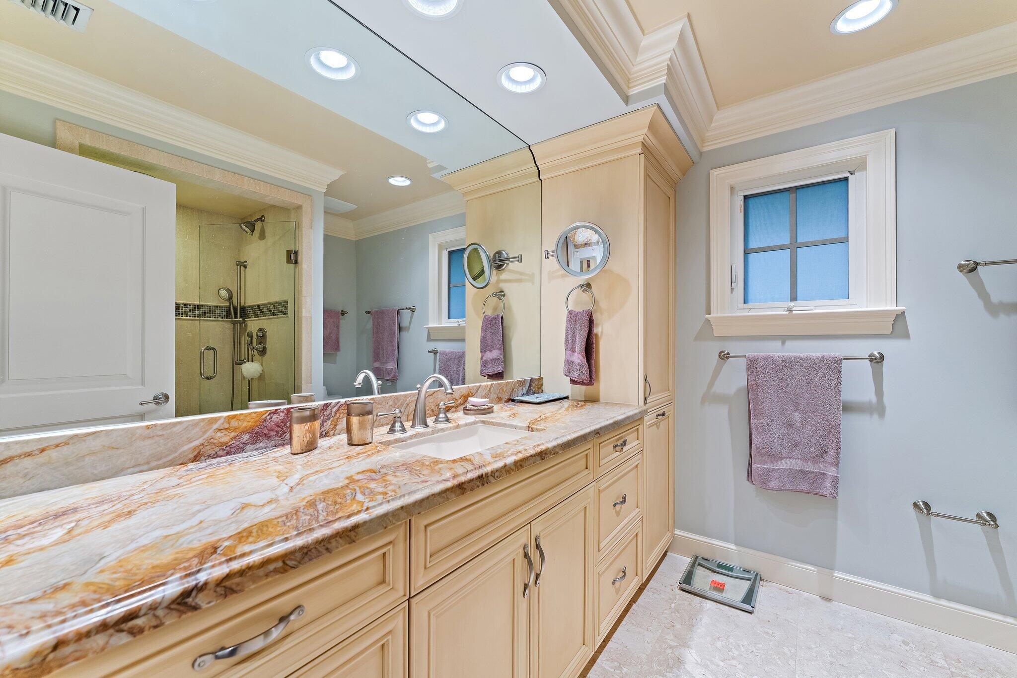31 N Beach Road Property Photo 13