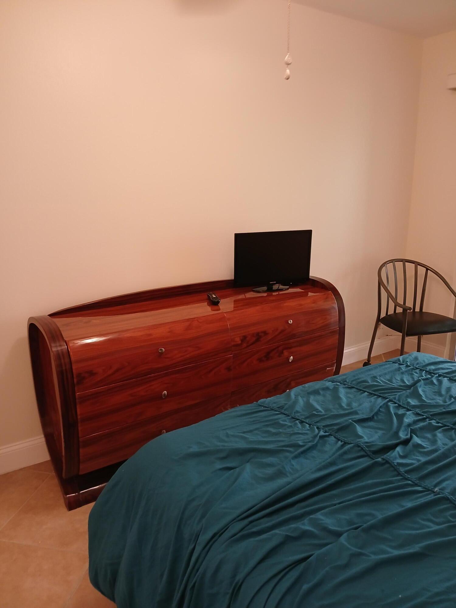 92 Seville Property Photo 20