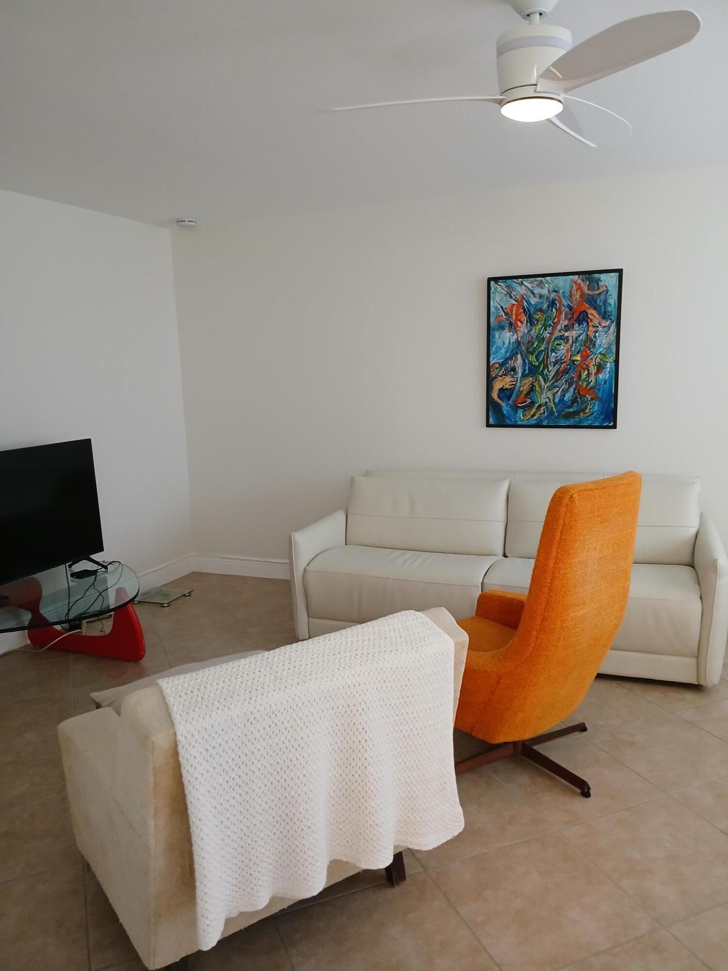 92 Seville Property Photo 31