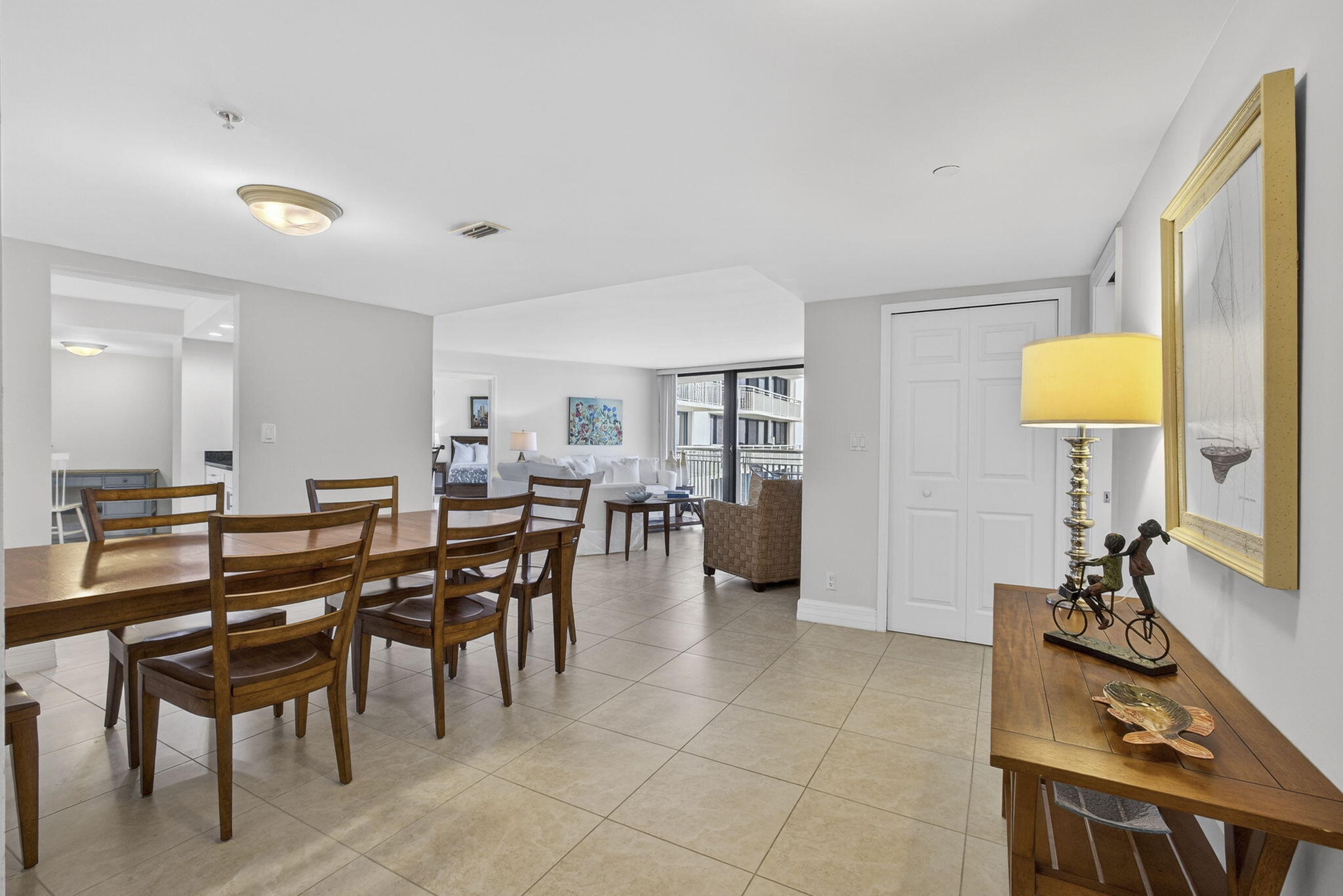 3000 N Ocean Drive Property Photo 6