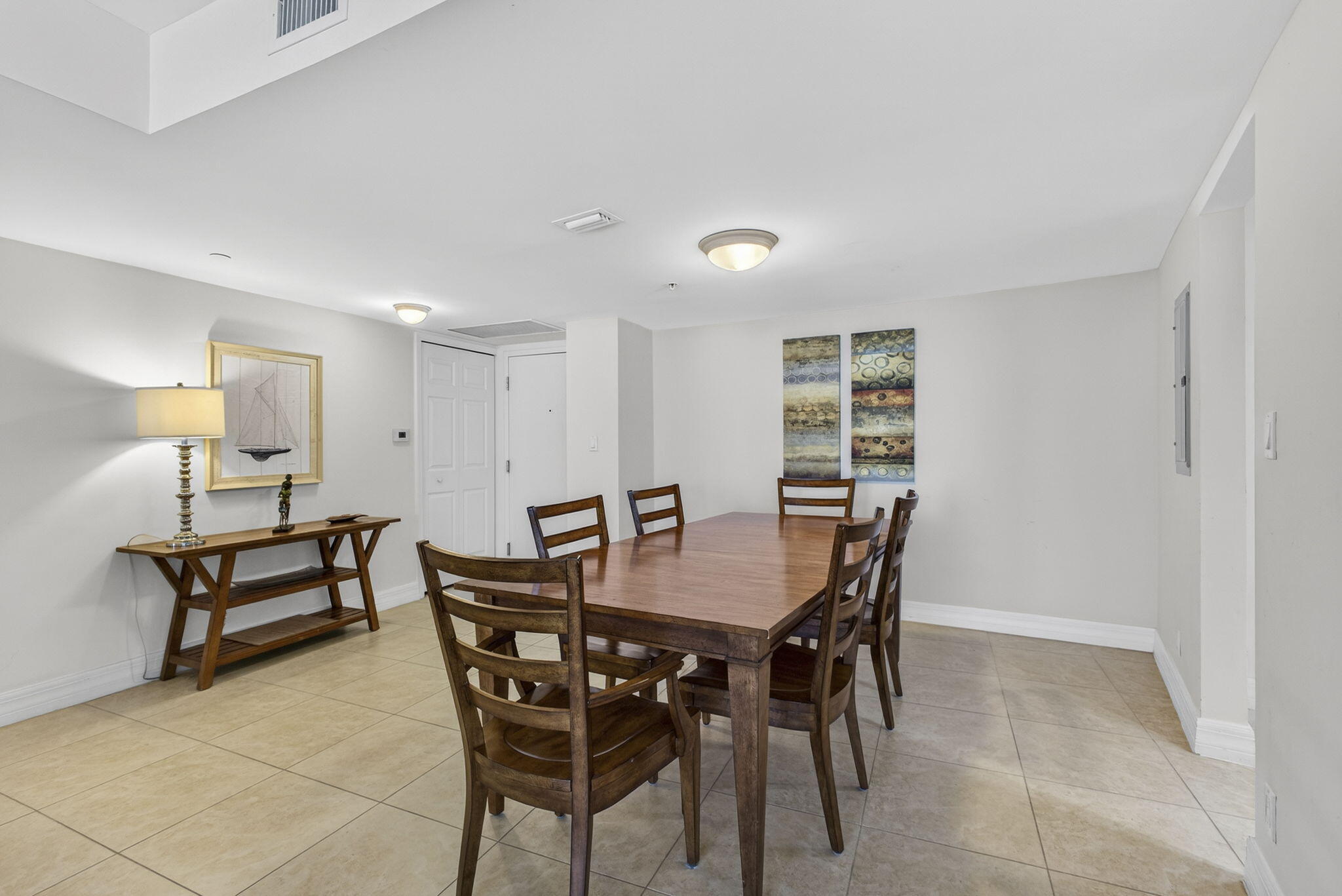 3000 N Ocean Drive Property Photo 9