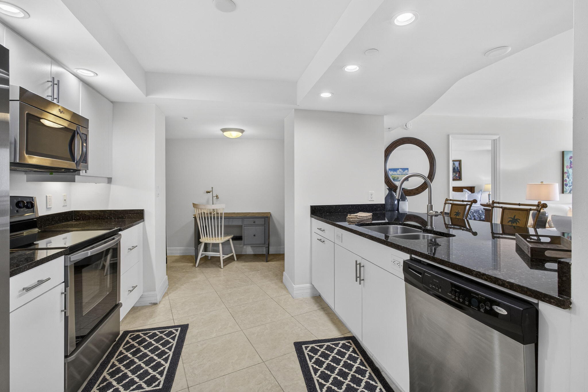 3000 N Ocean Drive Property Photo 19