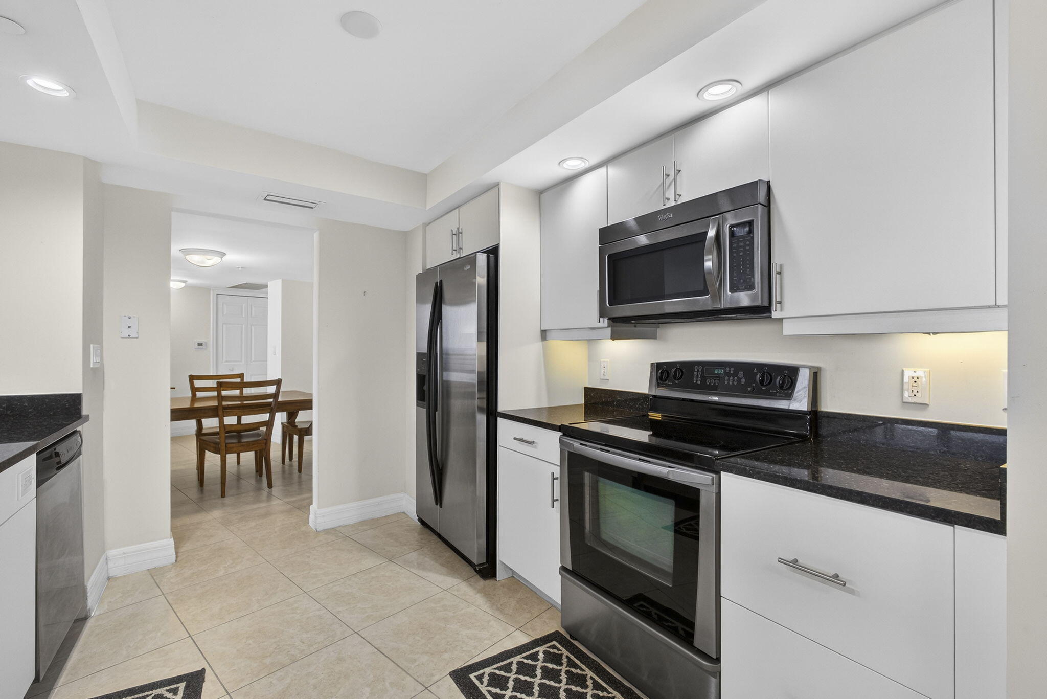 3000 N Ocean Drive Property Photo 20