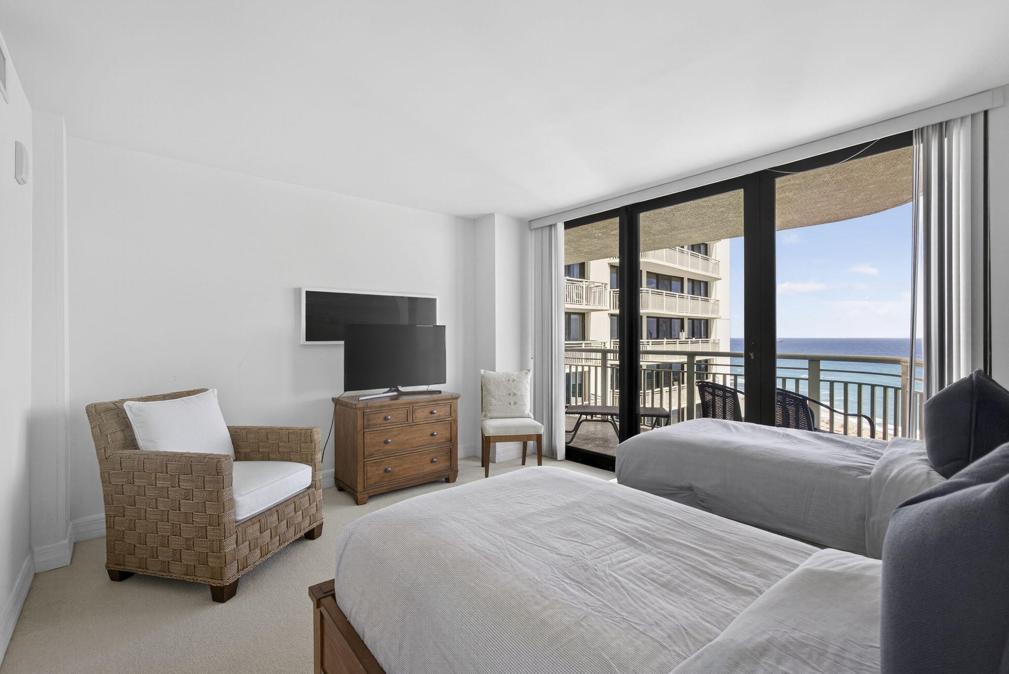 3000 N Ocean Drive Property Photo 38