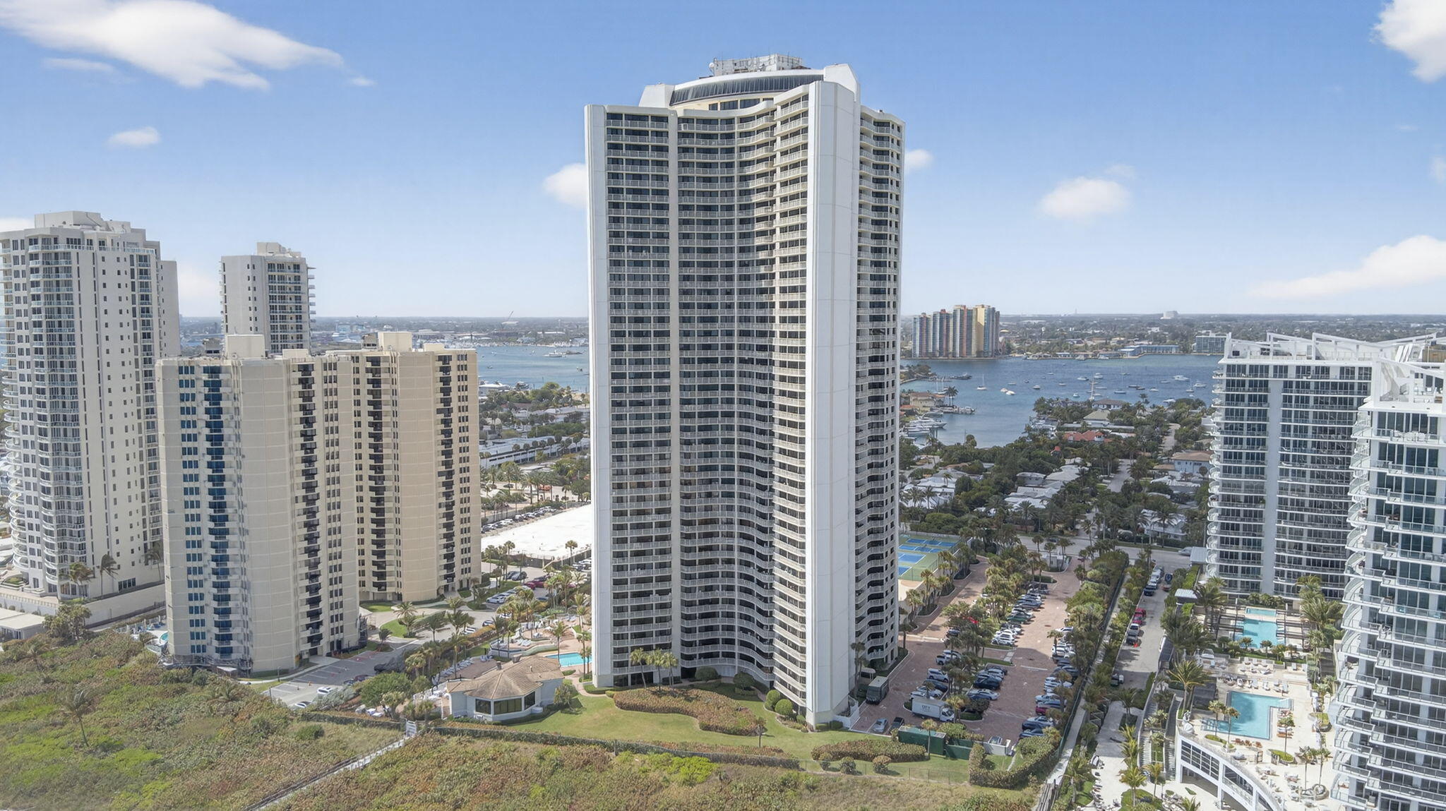 3000 N Ocean Drive Property Photo 56