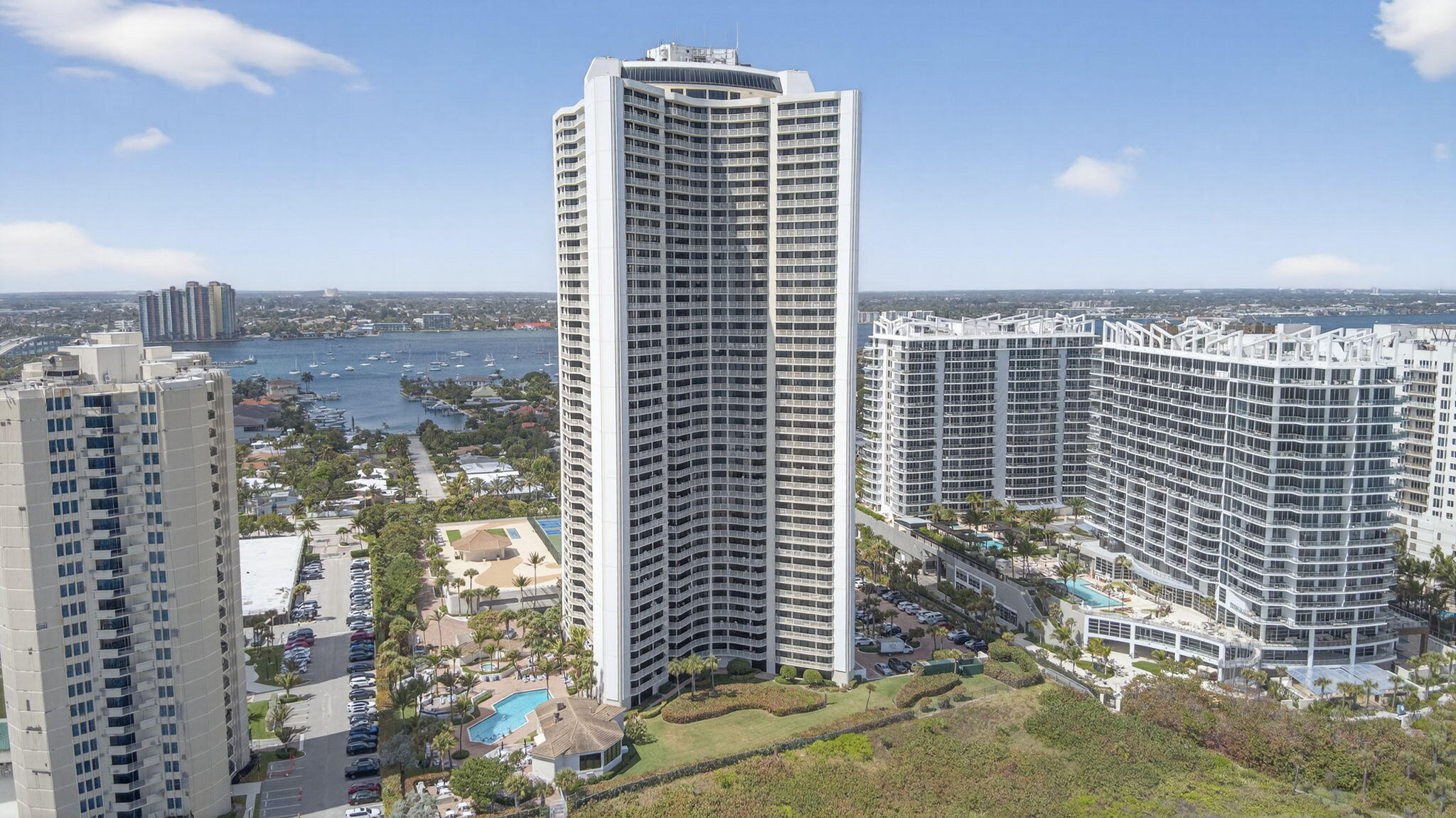 3000 N Ocean Drive Property Photo 58