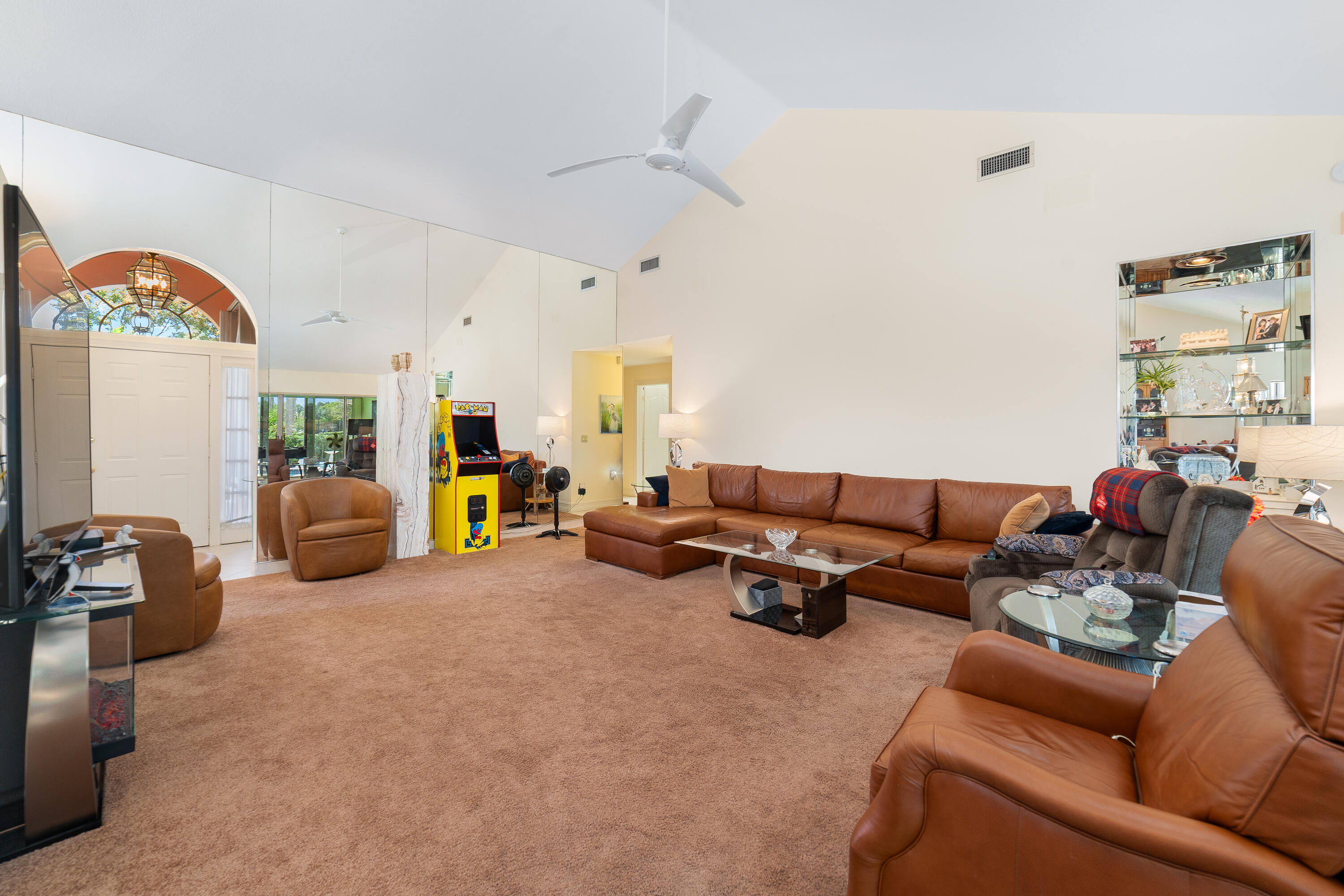 2370 Saratoga Bay Drive Property Photo 7