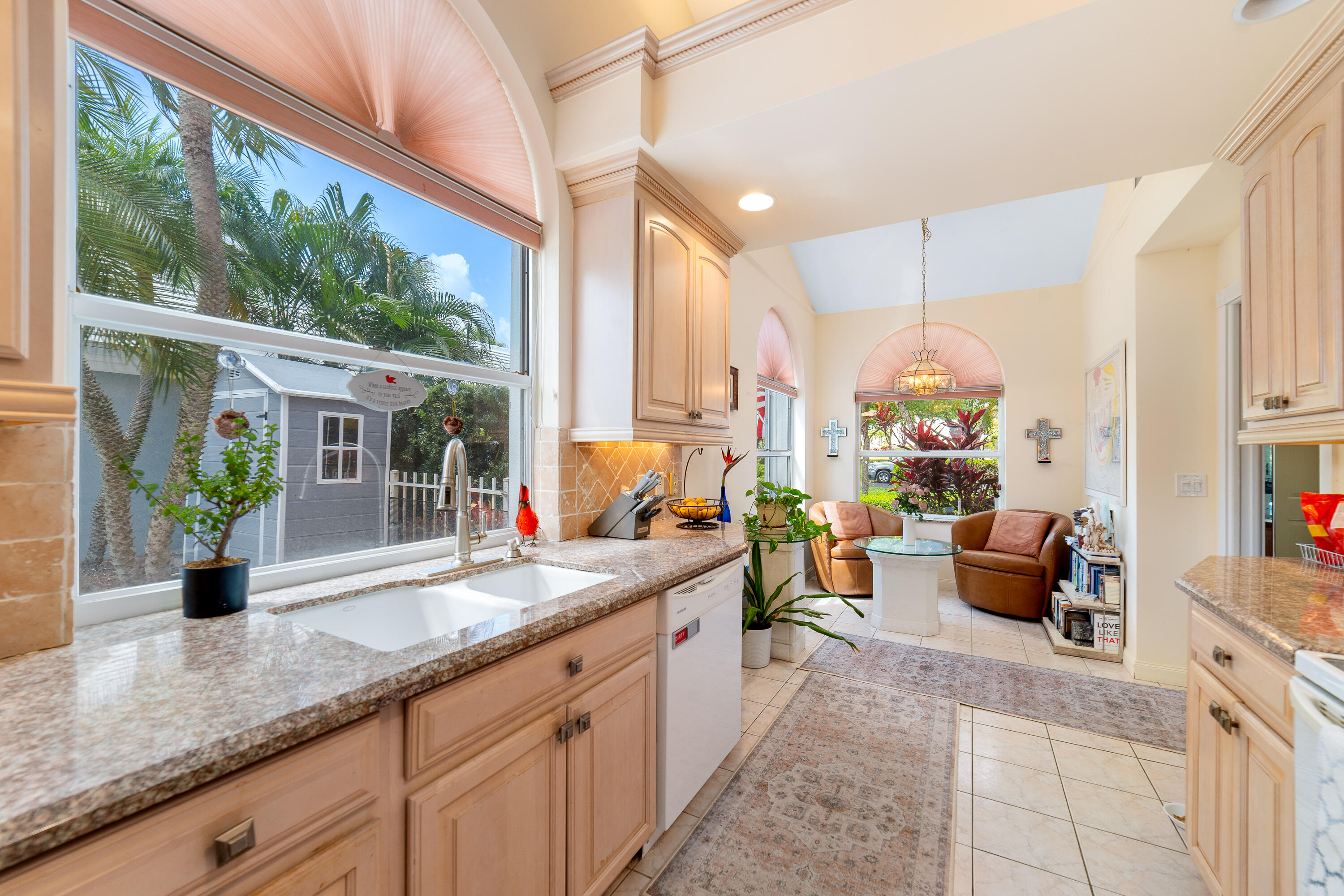2370 Saratoga Bay Drive Property Photo 9