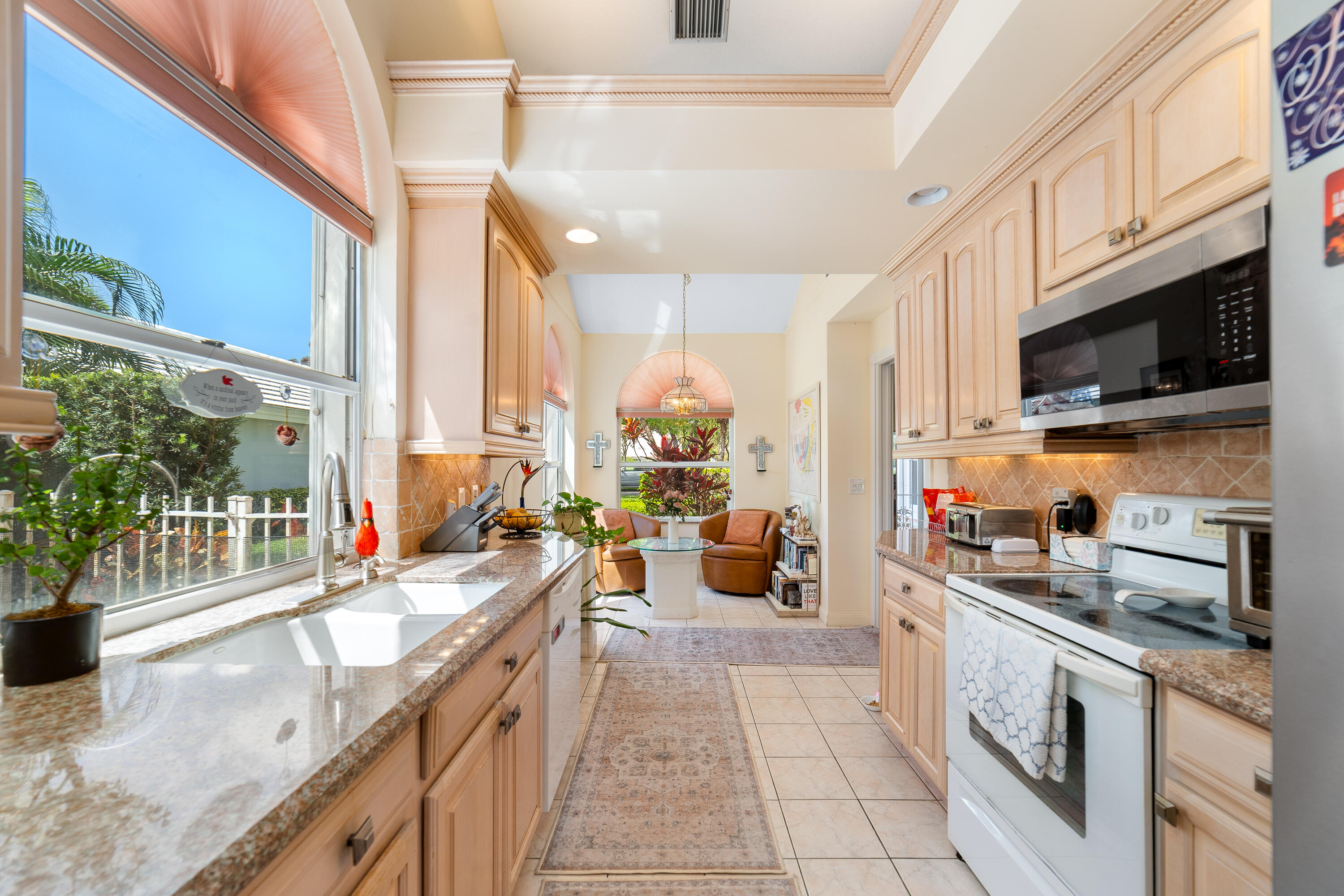 2370 Saratoga Bay Drive Property Photo 11